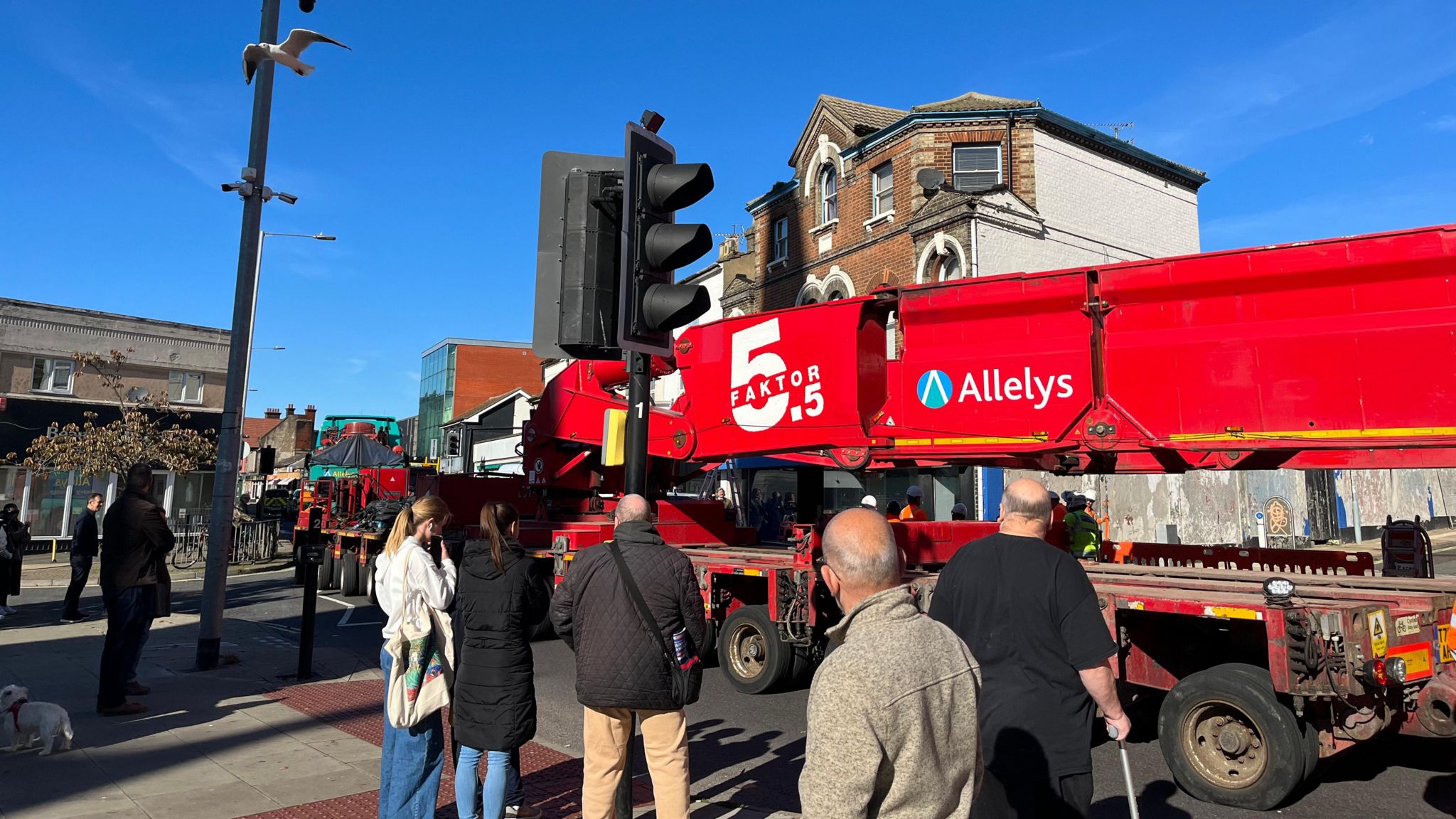 A previous abnormal load passing through Ipswich 