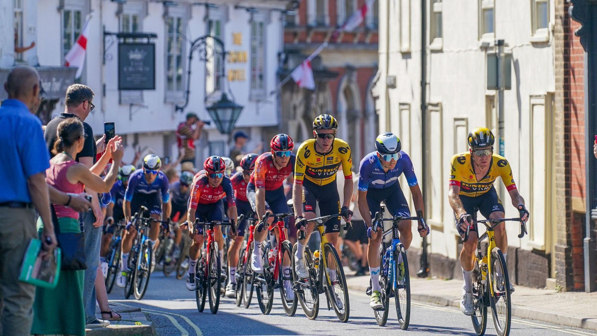 Cyclists riding through Framlingham