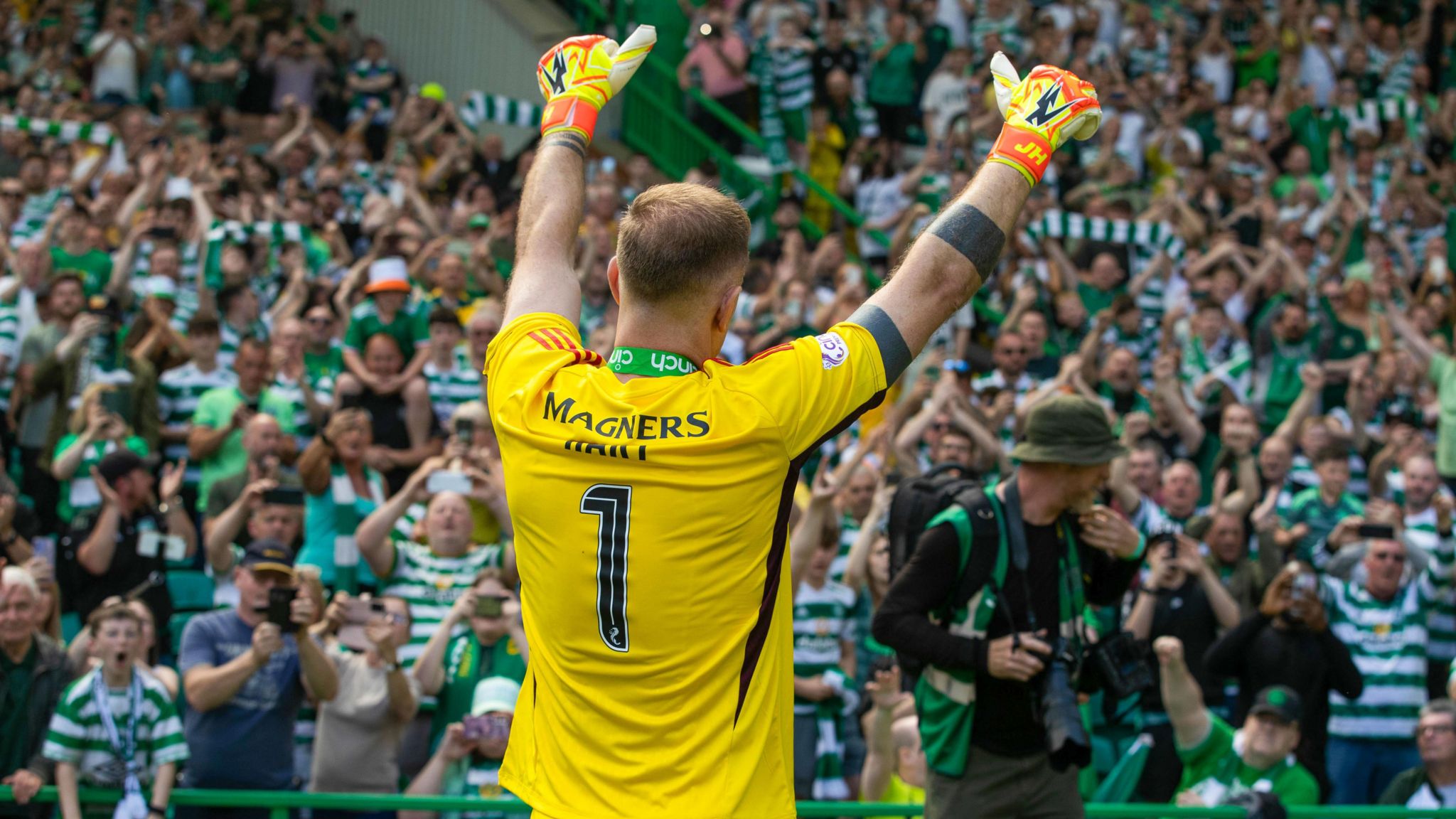 Celtic's Joe Hart at full time during a cinch Premiership match between Celtic and St Mirren at Celtic Park