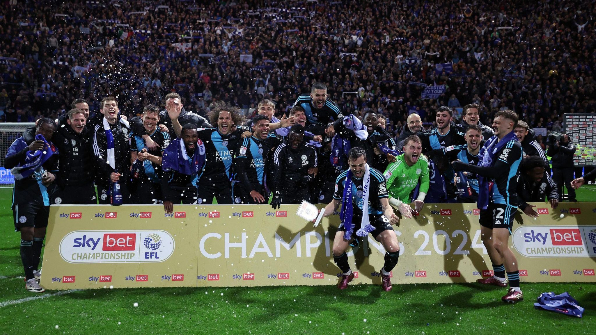 Leicester celebrate winning the Championship title