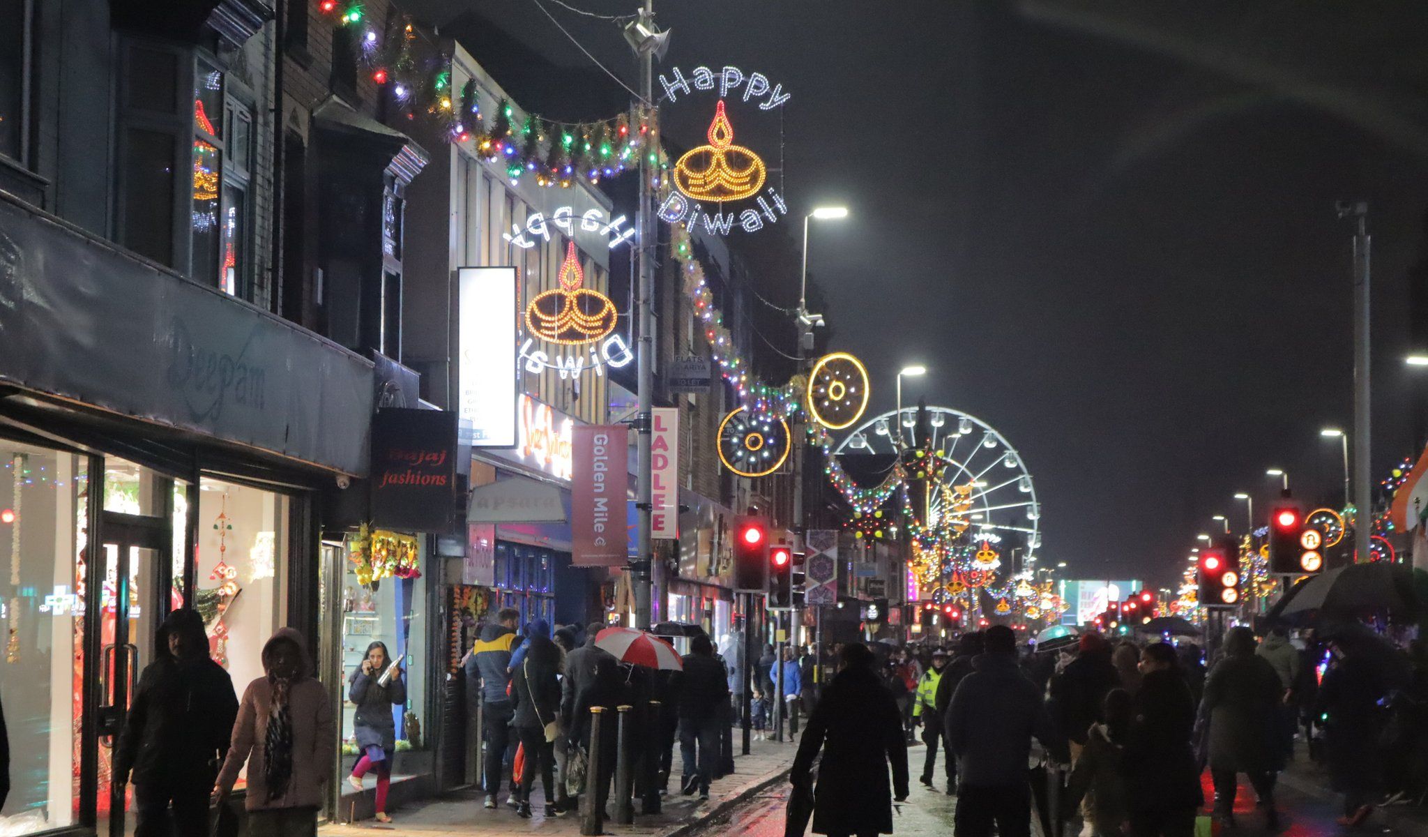 Thousands enjoy Leicester's 40th Diwali Day celebrations BBC News