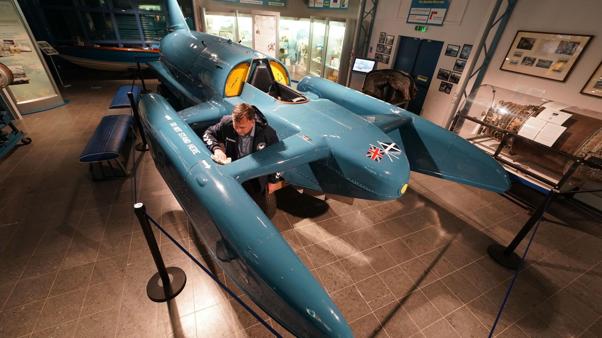 Bluebird brings record numbers to Coniston museum - BBC News