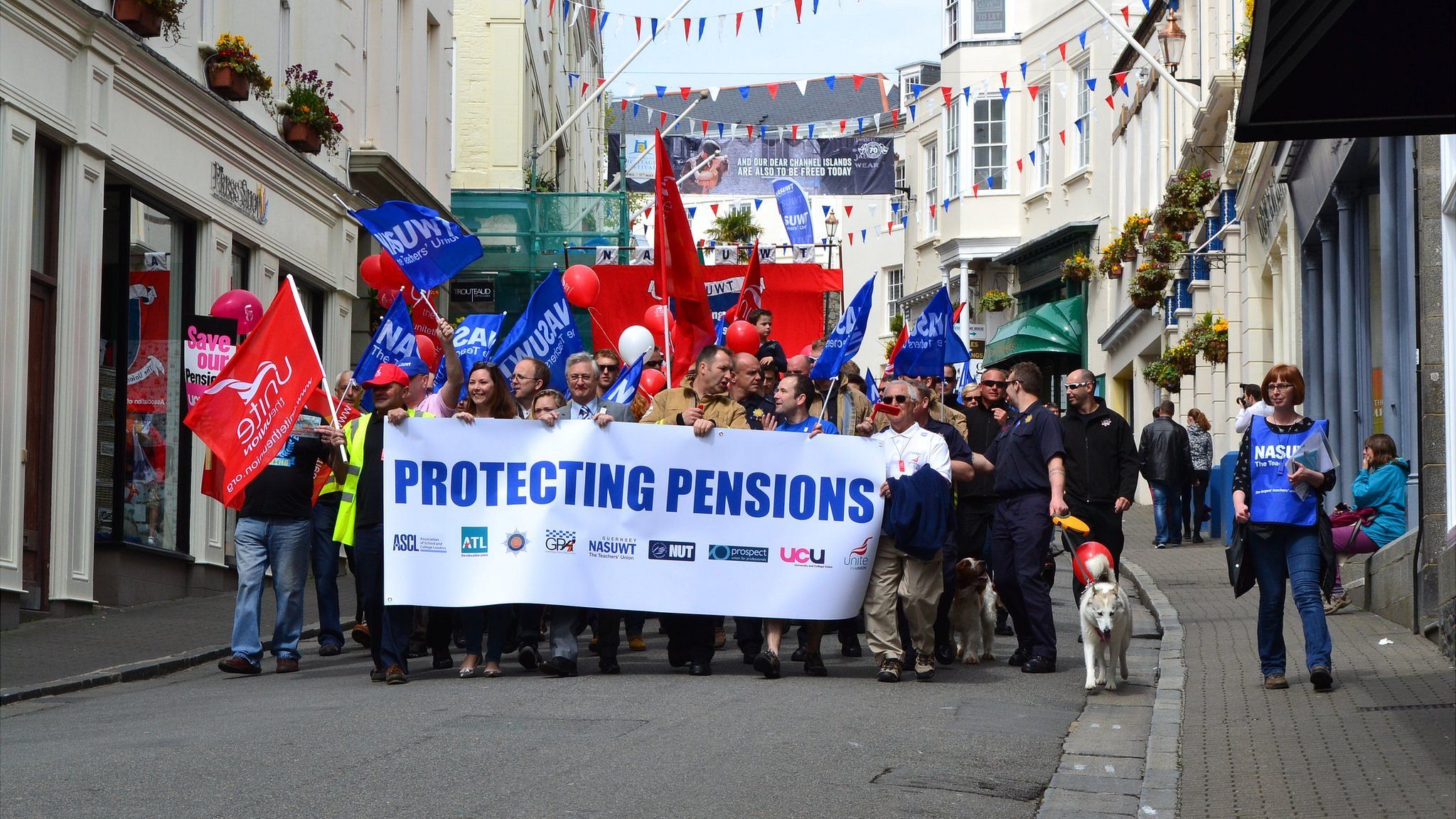 Guernsey pension laws shake-up proposed - BBC News