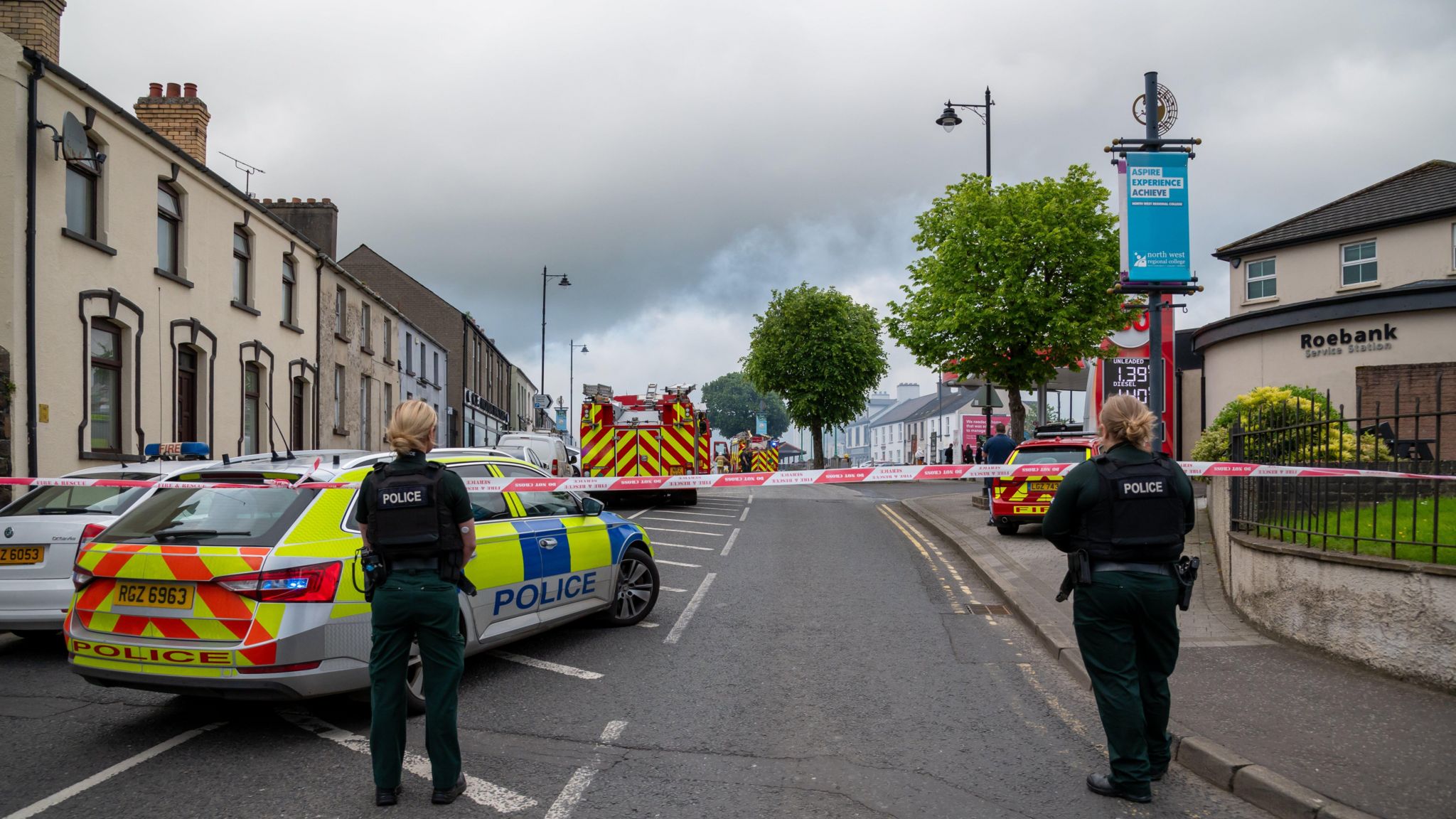 Limavady: Firefighters tackle blaze at derelict building - BBC News