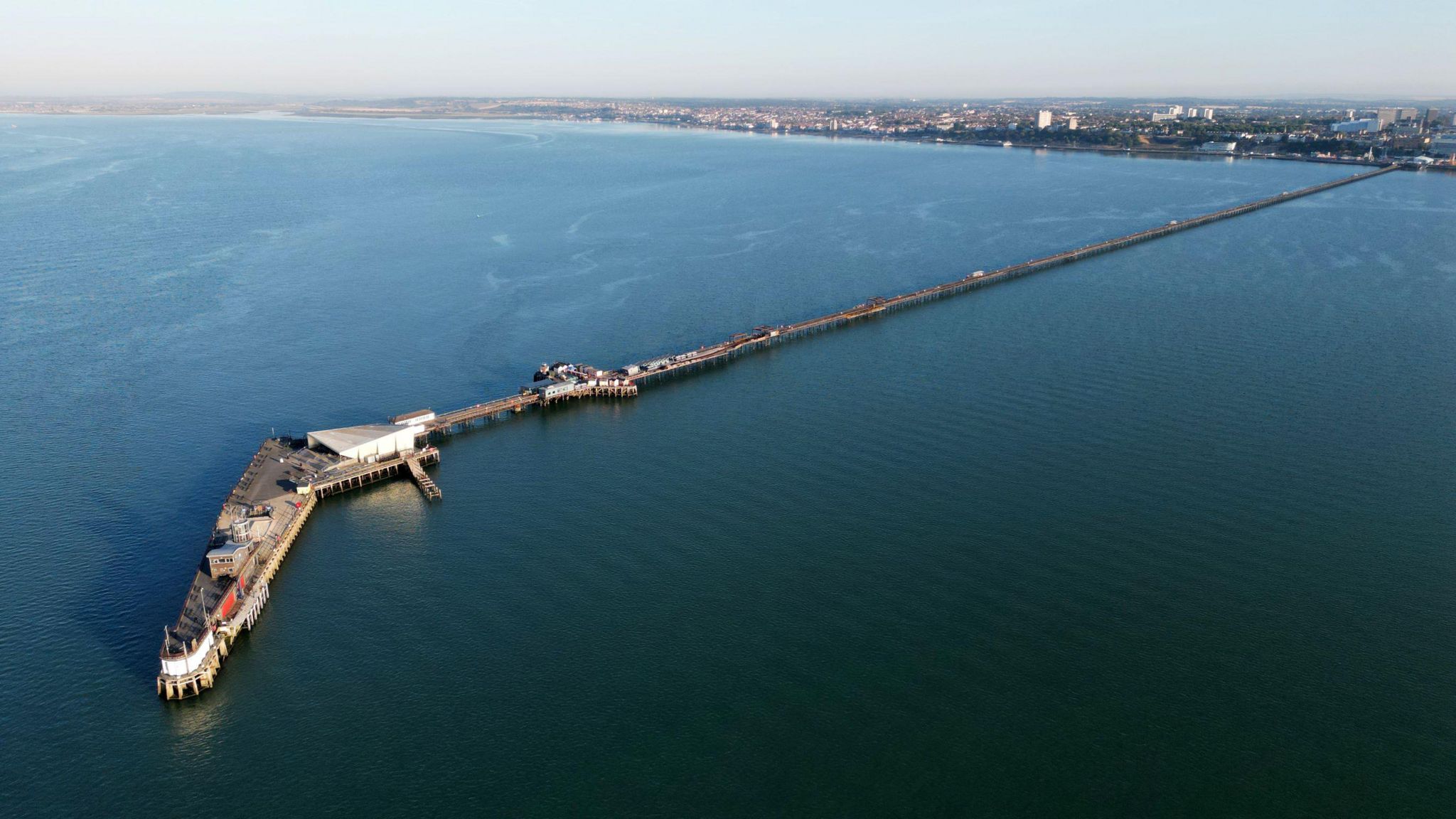Southend awarded Pier of the Year 2023 - BBC News