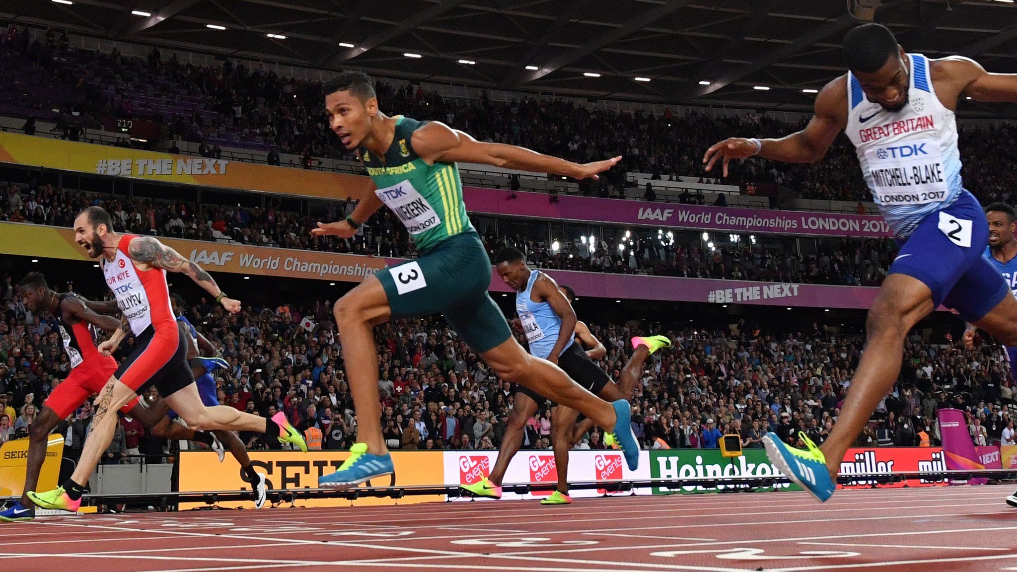 Michael Norman: American breaks world indoor 400m record in only third ...