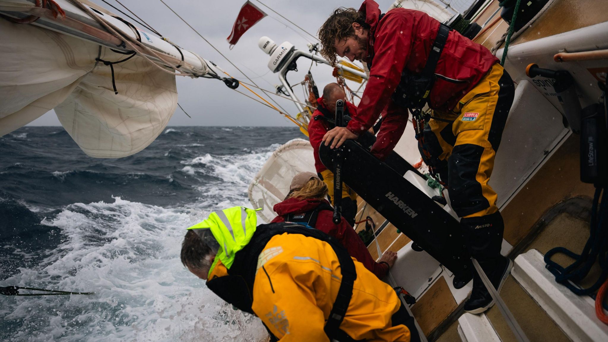 Clipper Round the World Yacht Race san Òban - Naidheachdan a' BhBC