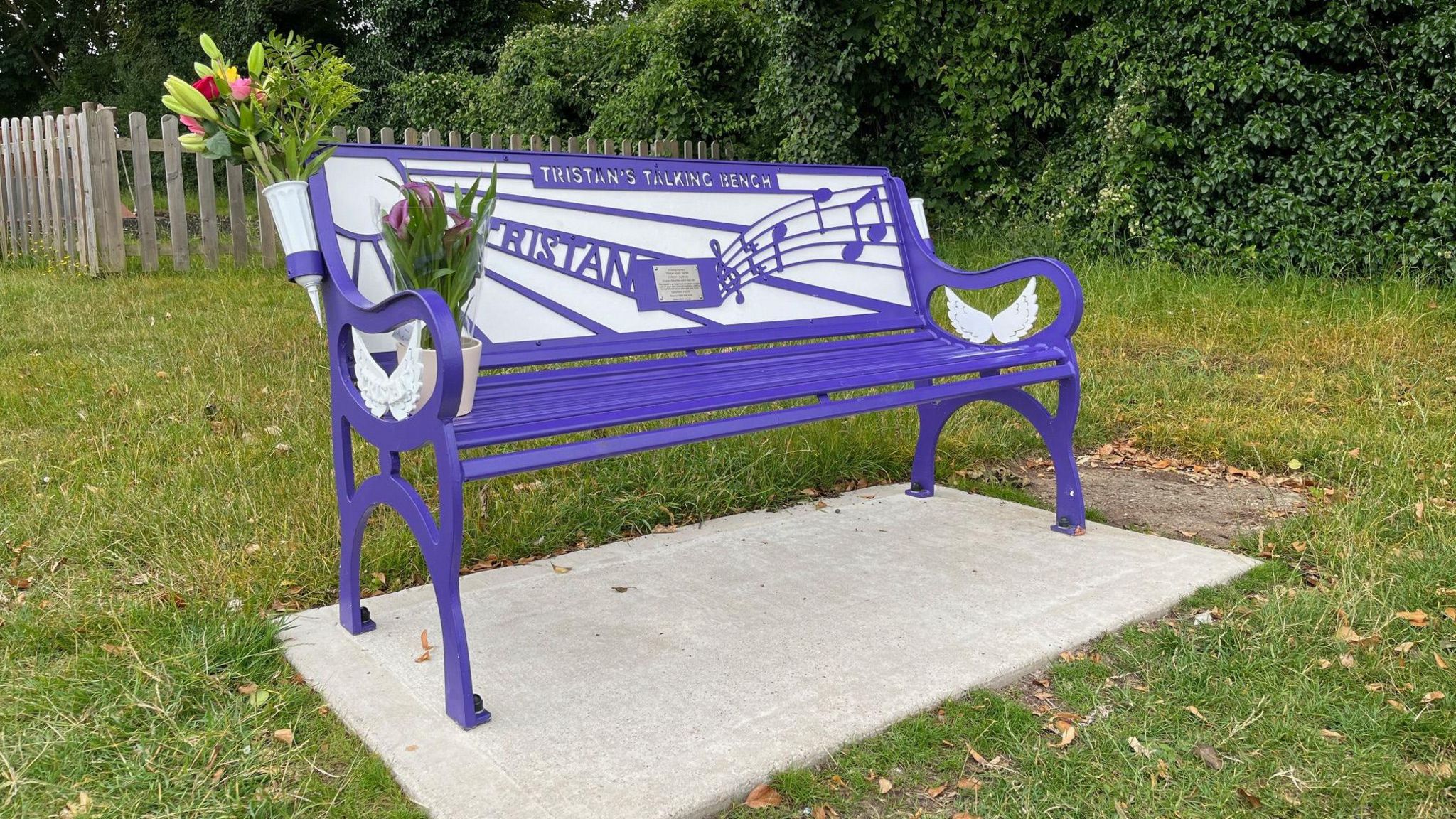 Memorial bench