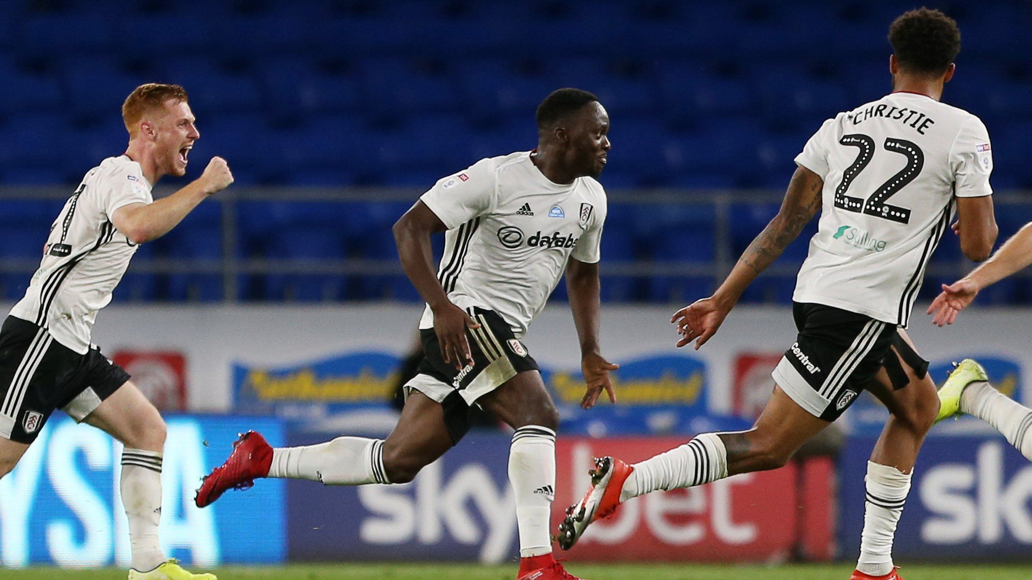 Neeskens Kebano celebrates his goal for Fulham