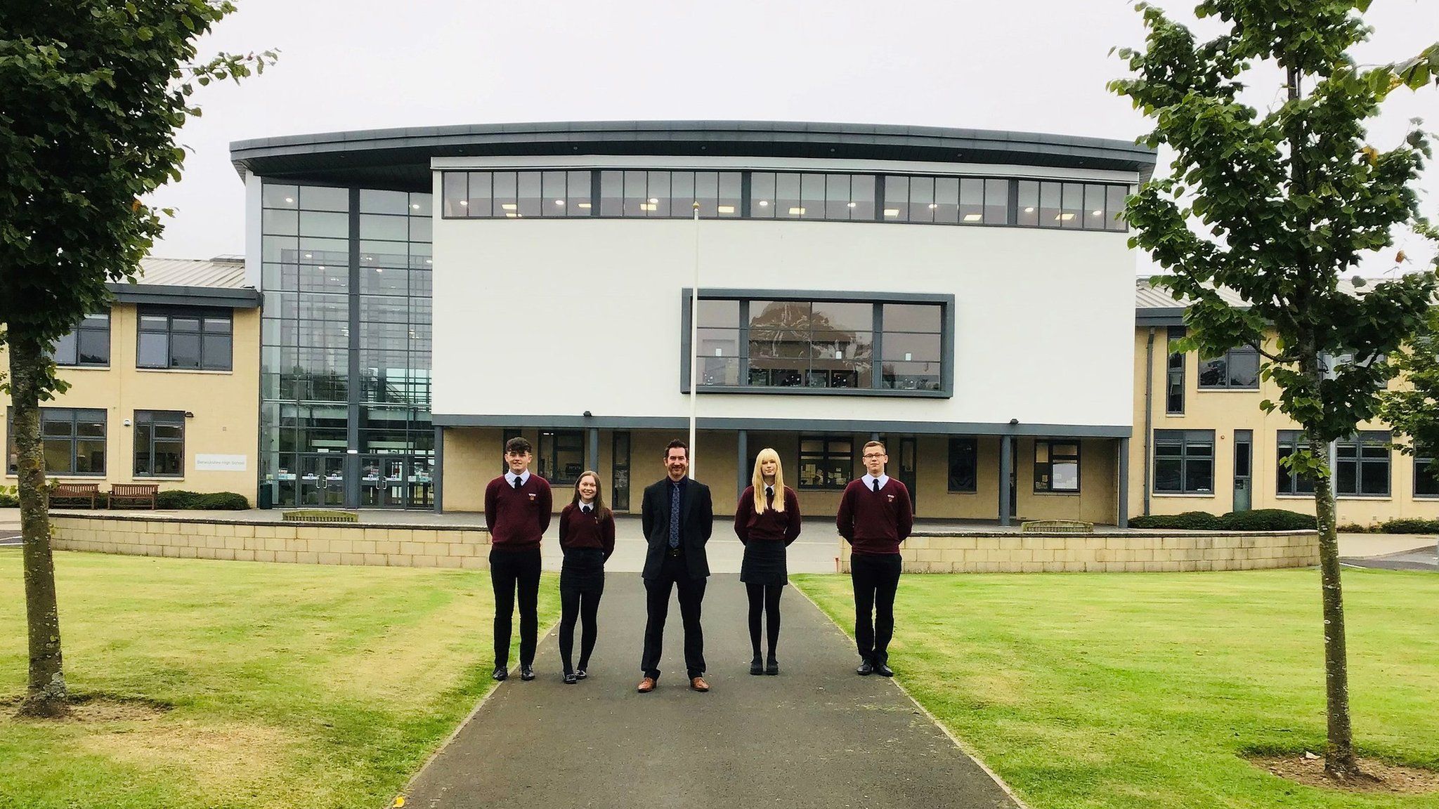 'Sense of direction' helps turn Berwickshire High School around - BBC News