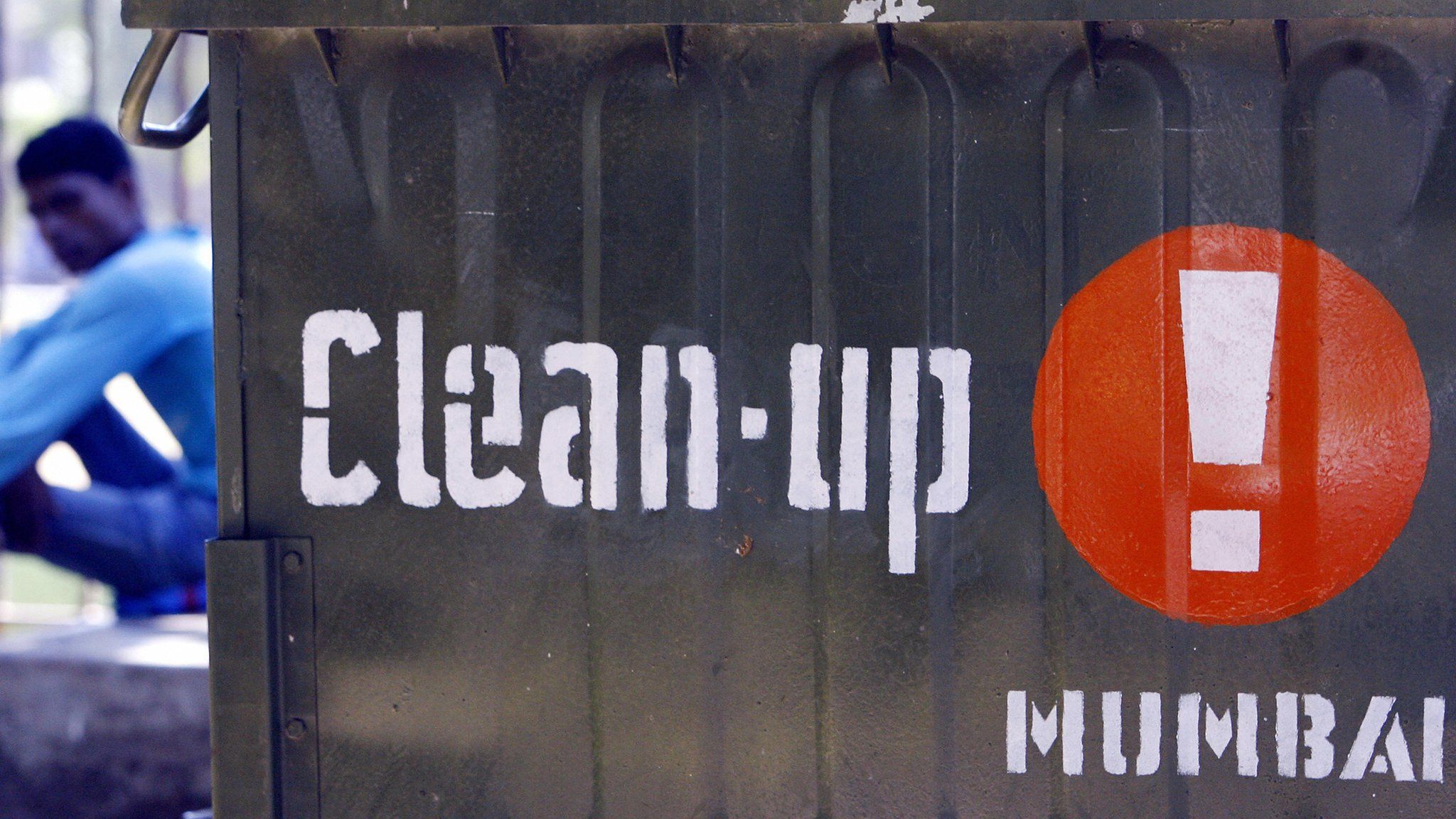 Message on large bin to clean up Mumbai