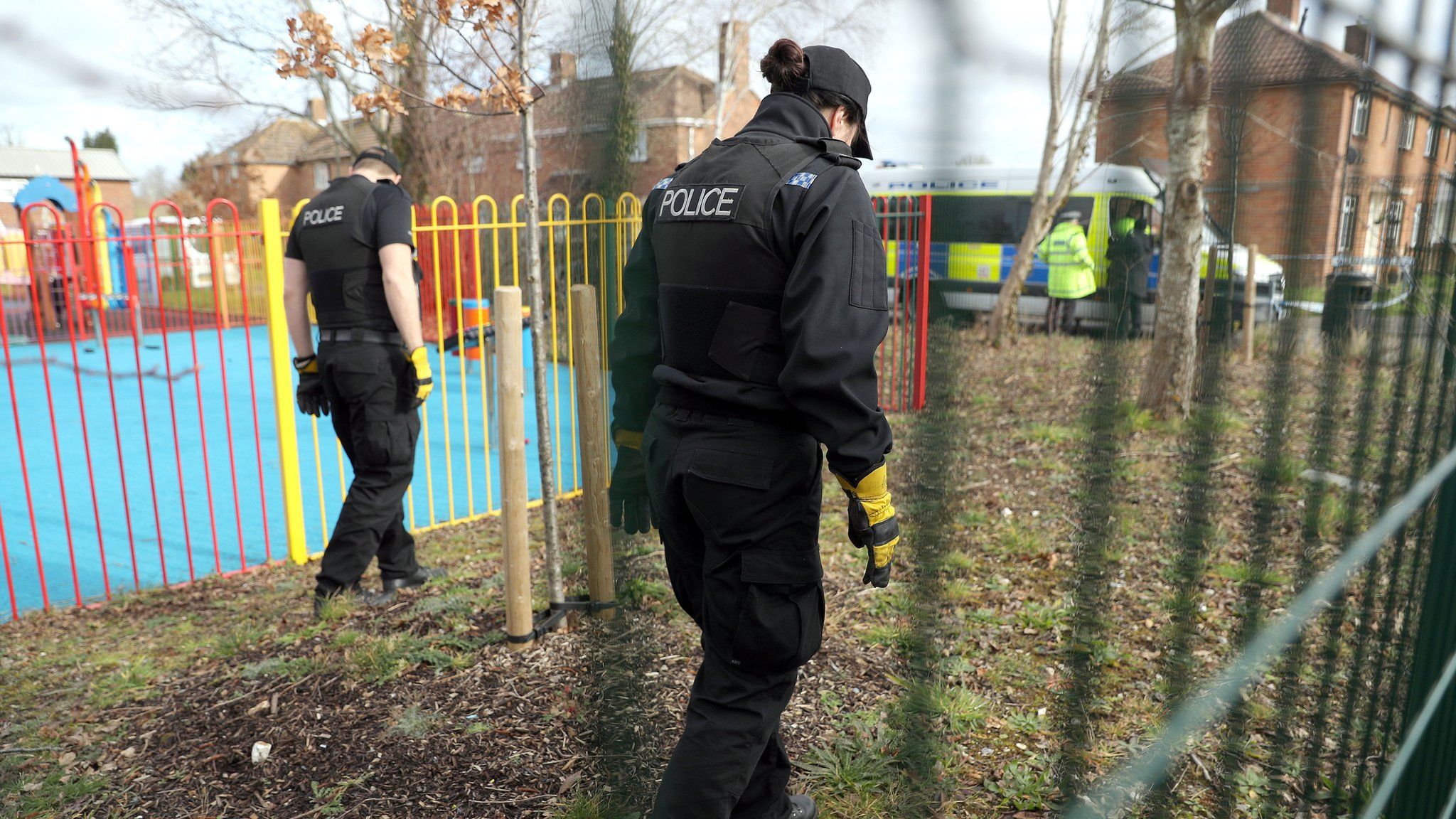 Basingstoke park death: Suspects' custody extended - BBC News