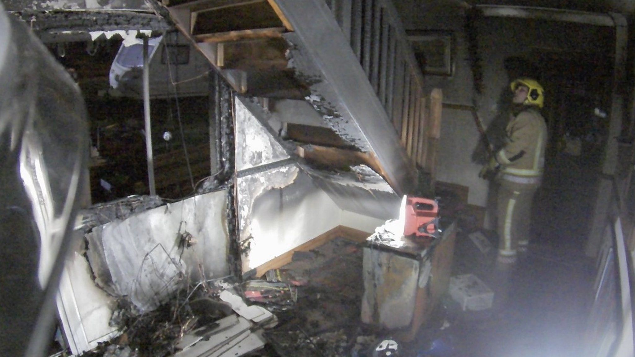 Man describes Weymouth 'Christmas lights fire' escape BBC News