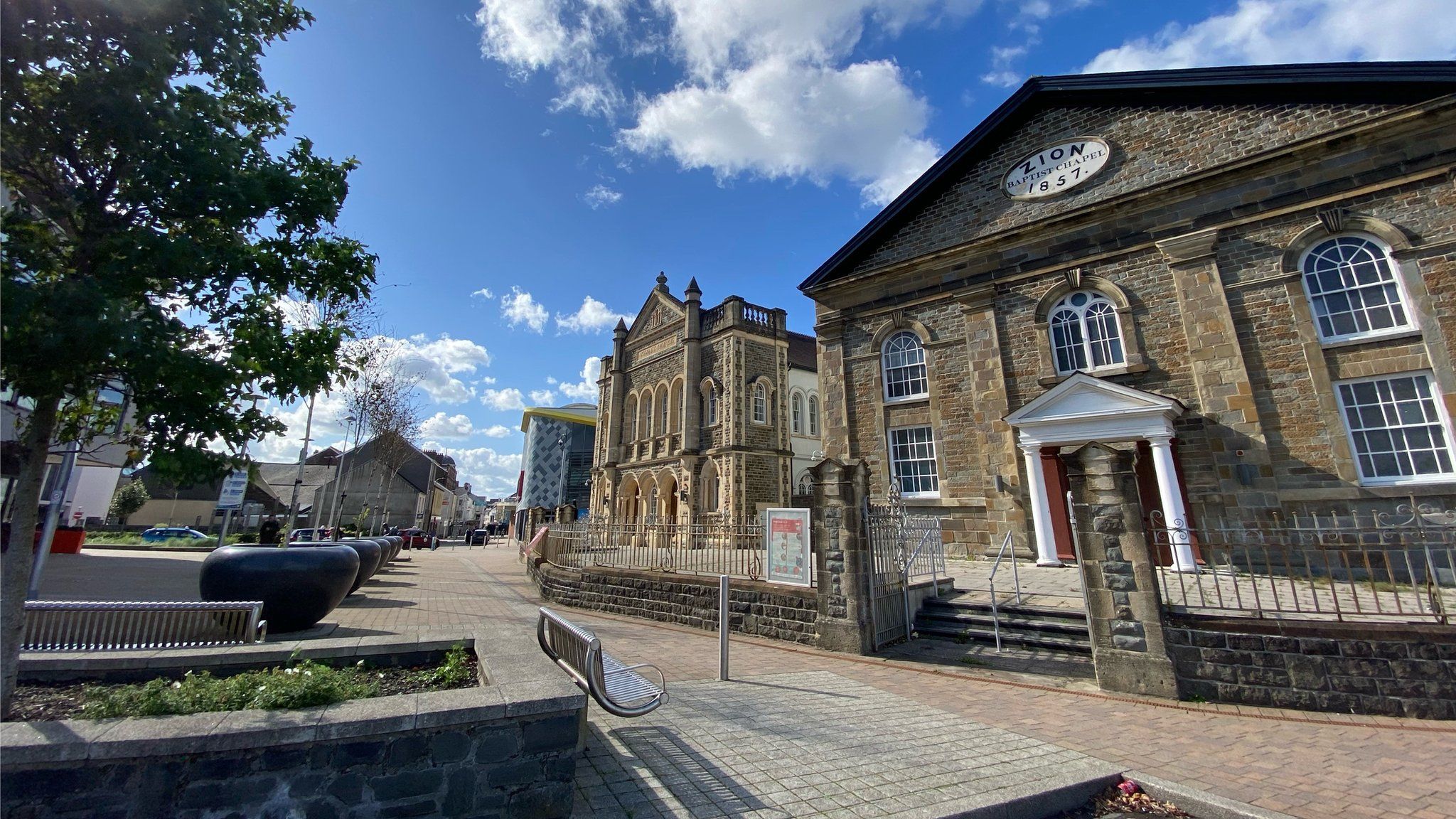 Cyfyngiadau lleol yn dod i rym yn Llanelli nos Sadwrn BBC Cymru Fyw