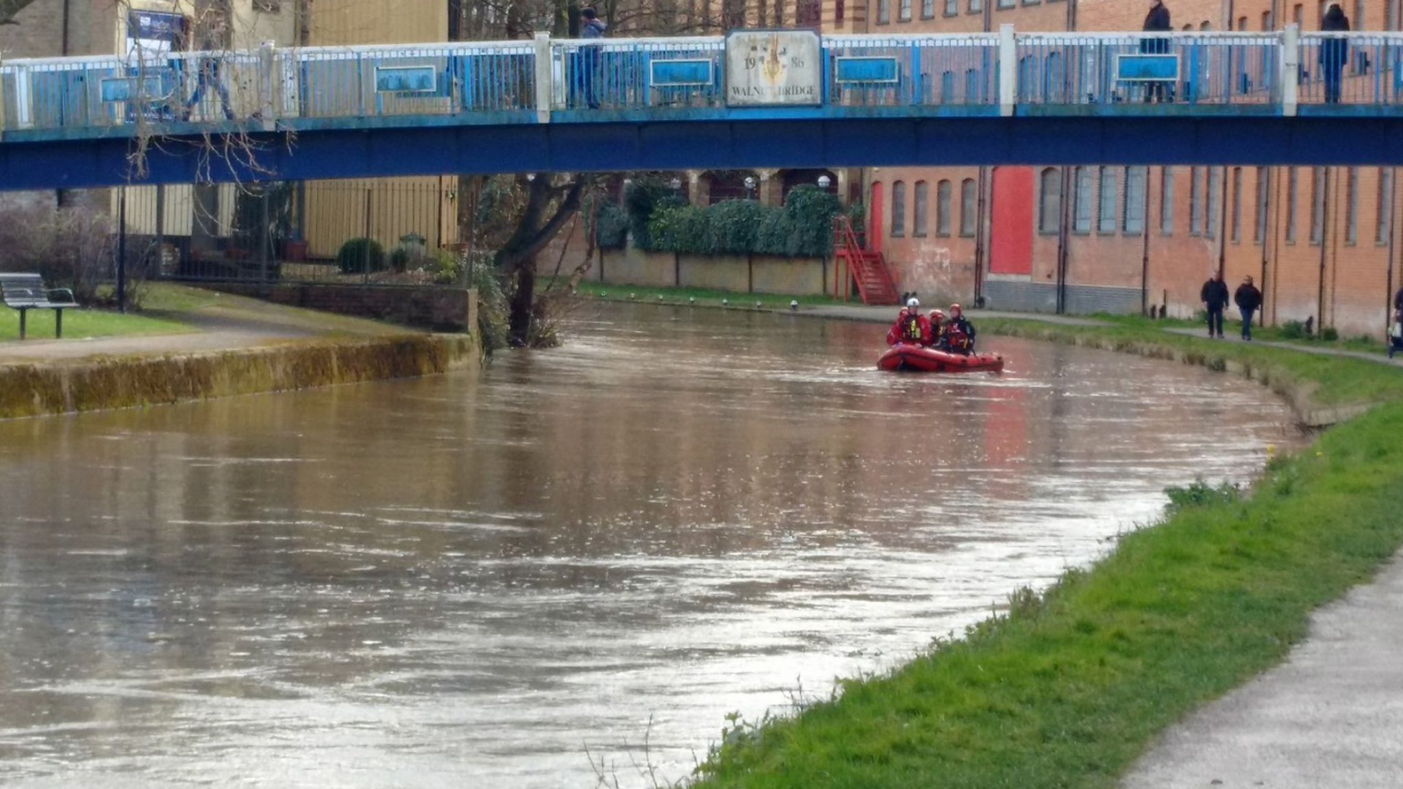 Family Name River Wey Missing Kayaker As Grant Broster - BBC News