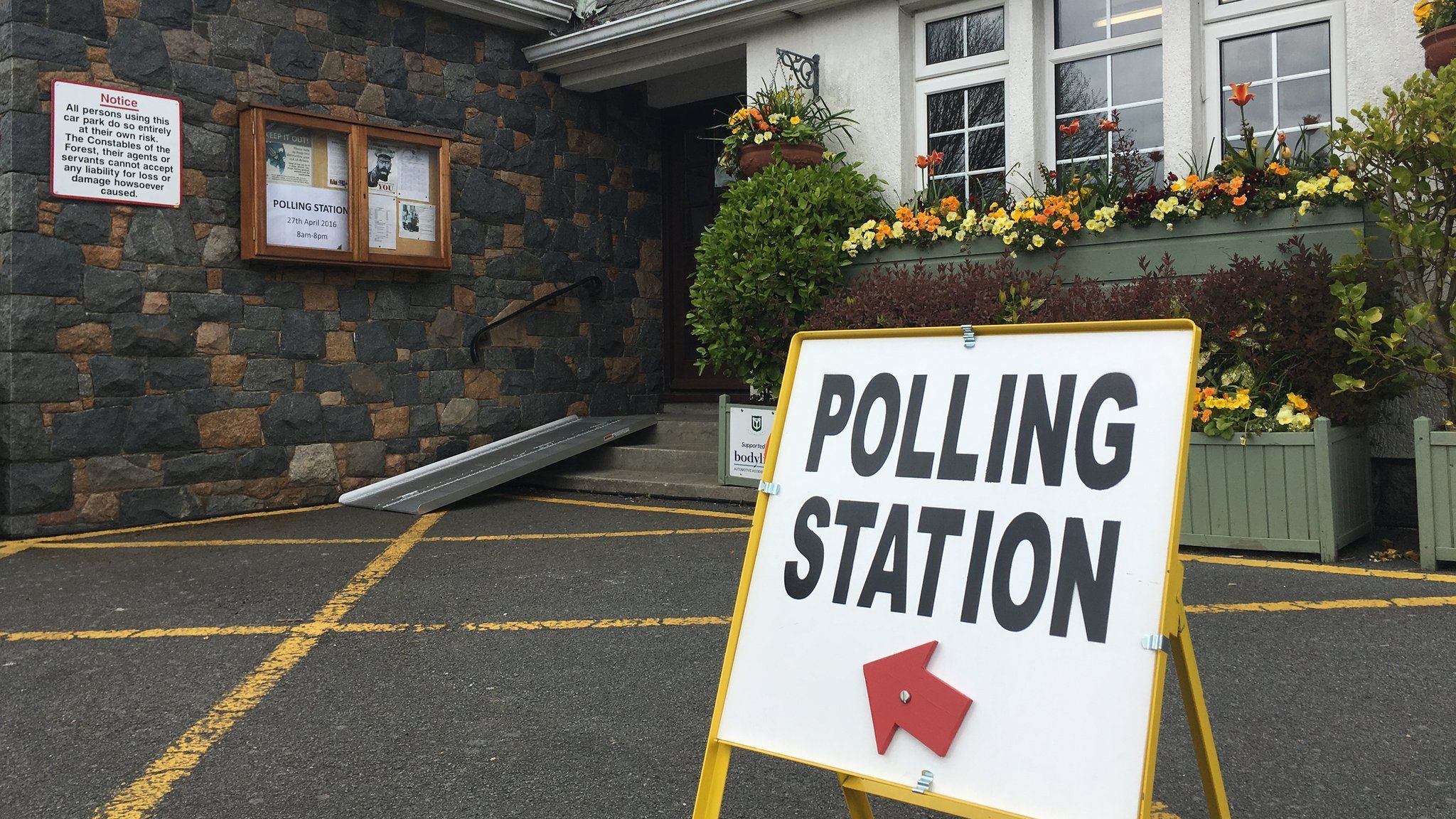 Polling station in the West district