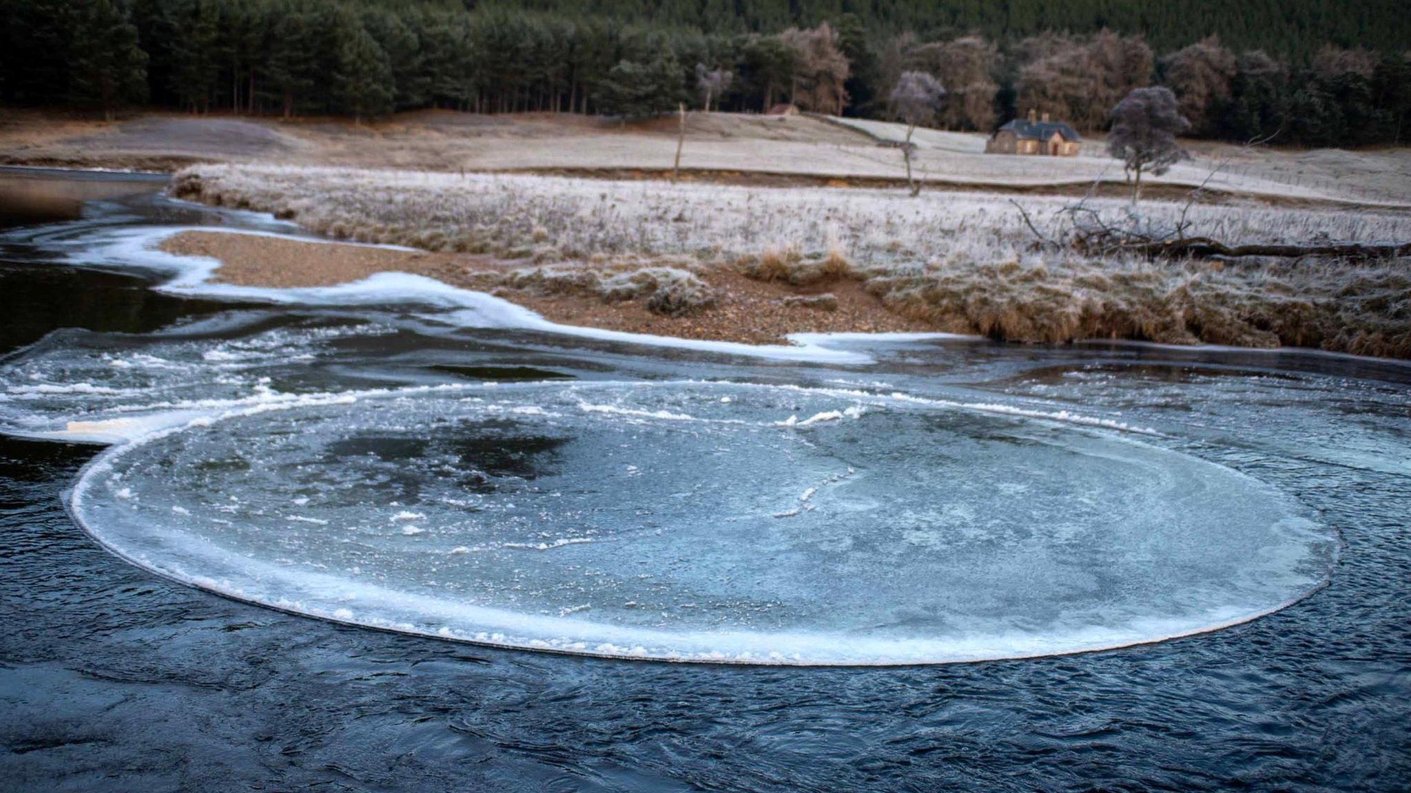 Large 'ice pancake' forms on cold river in Braemar BBC News