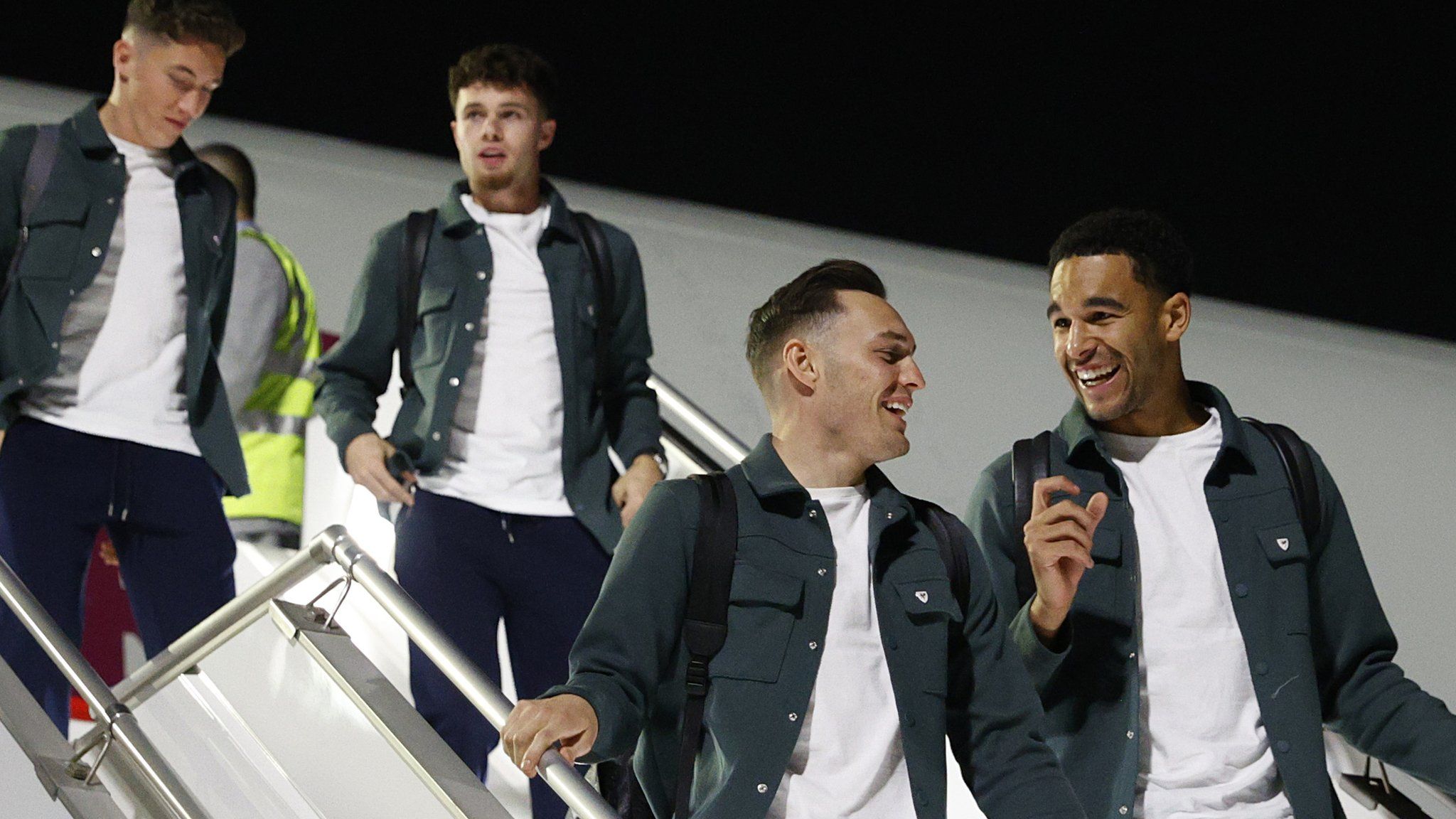 Wales players land in Qatar