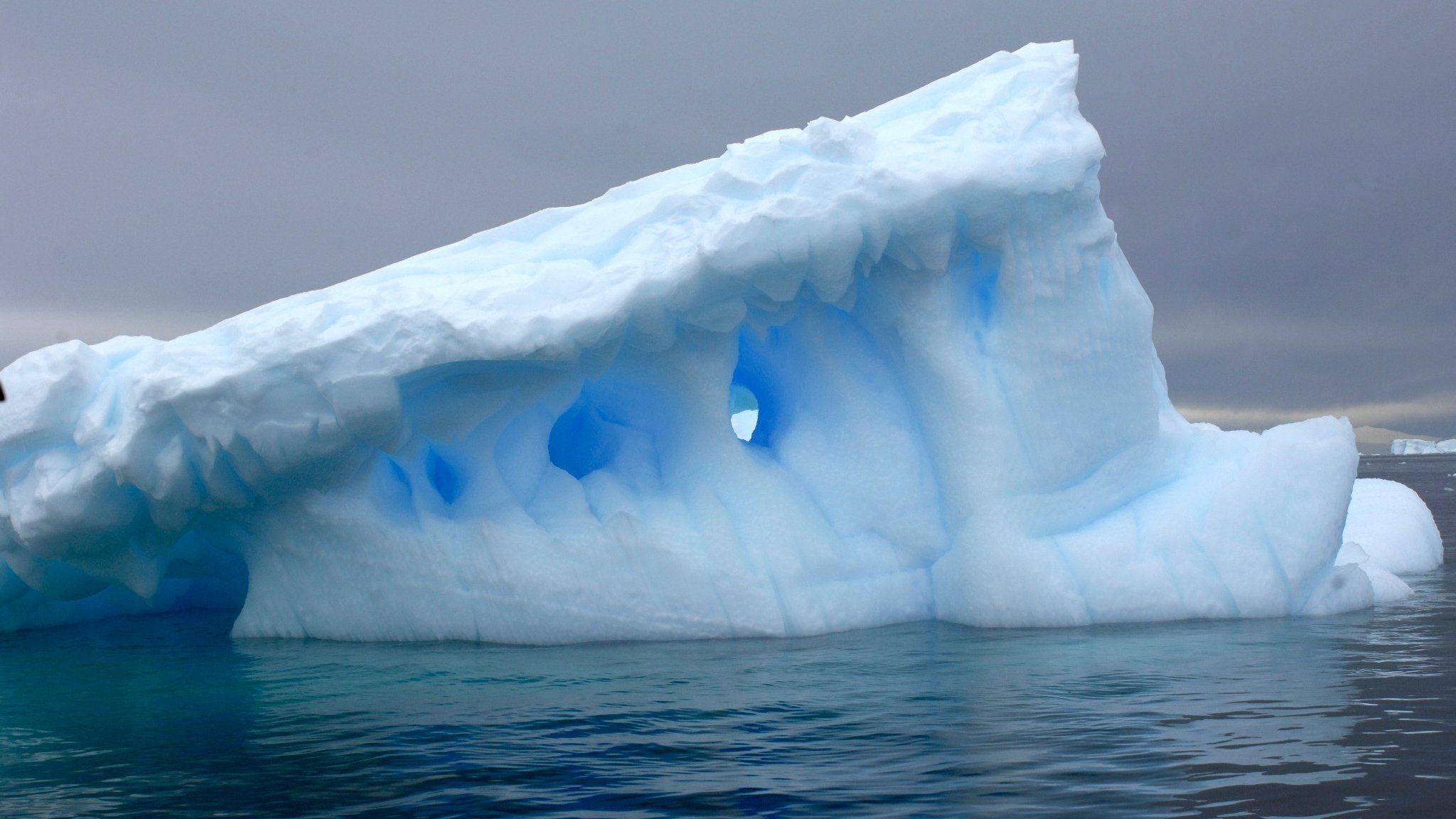 Iceberg size of Greater London breaks off Antarctica's Brunt Ice Shelf ...