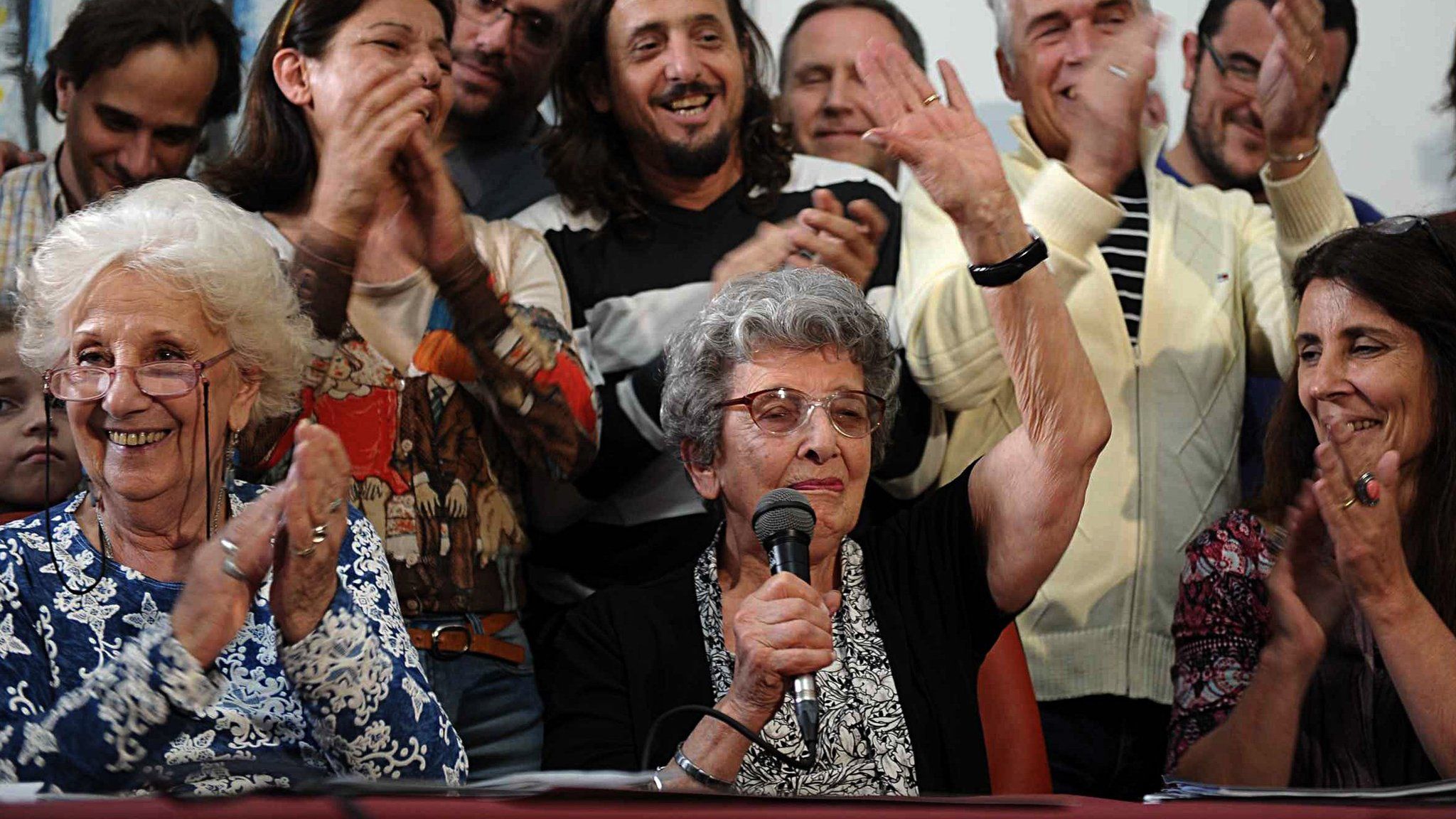 Delia Giovanola de Califano (C) at a press conference in Buenos Aires (5 n November 2015)