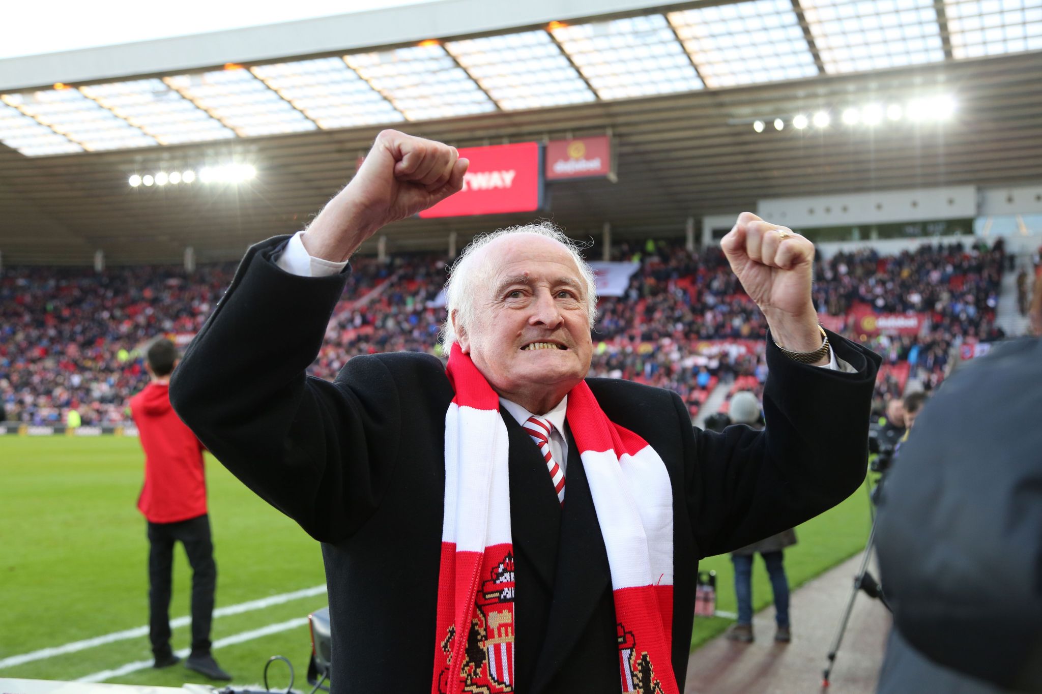 Ex Sunderland player Charlie Hurley takes the crowds applause during the Premier League match between Sunderland and Hull City at Stadium of Light on November 19, 2016