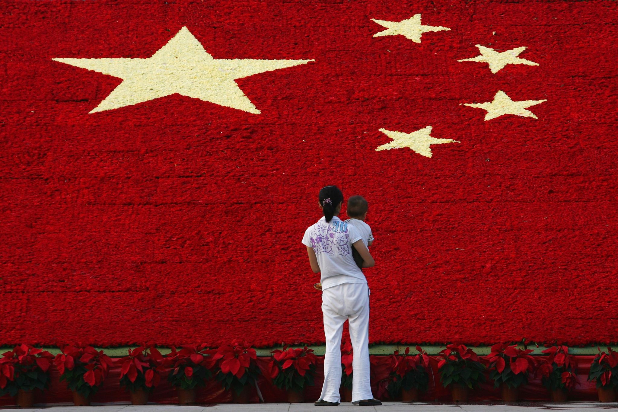 China chain imposes 'filial piety tax' on employees - BBC News