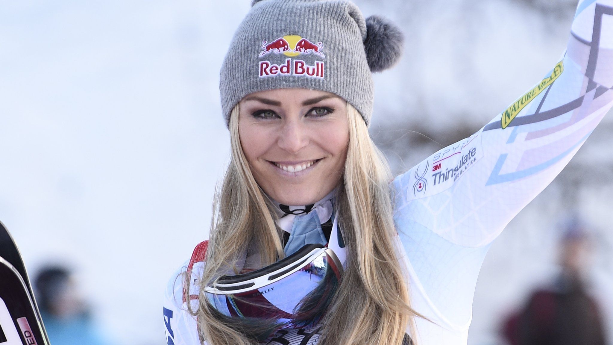 Lindsey Vonn: American skier fractures arm in training crash - BBC Sport