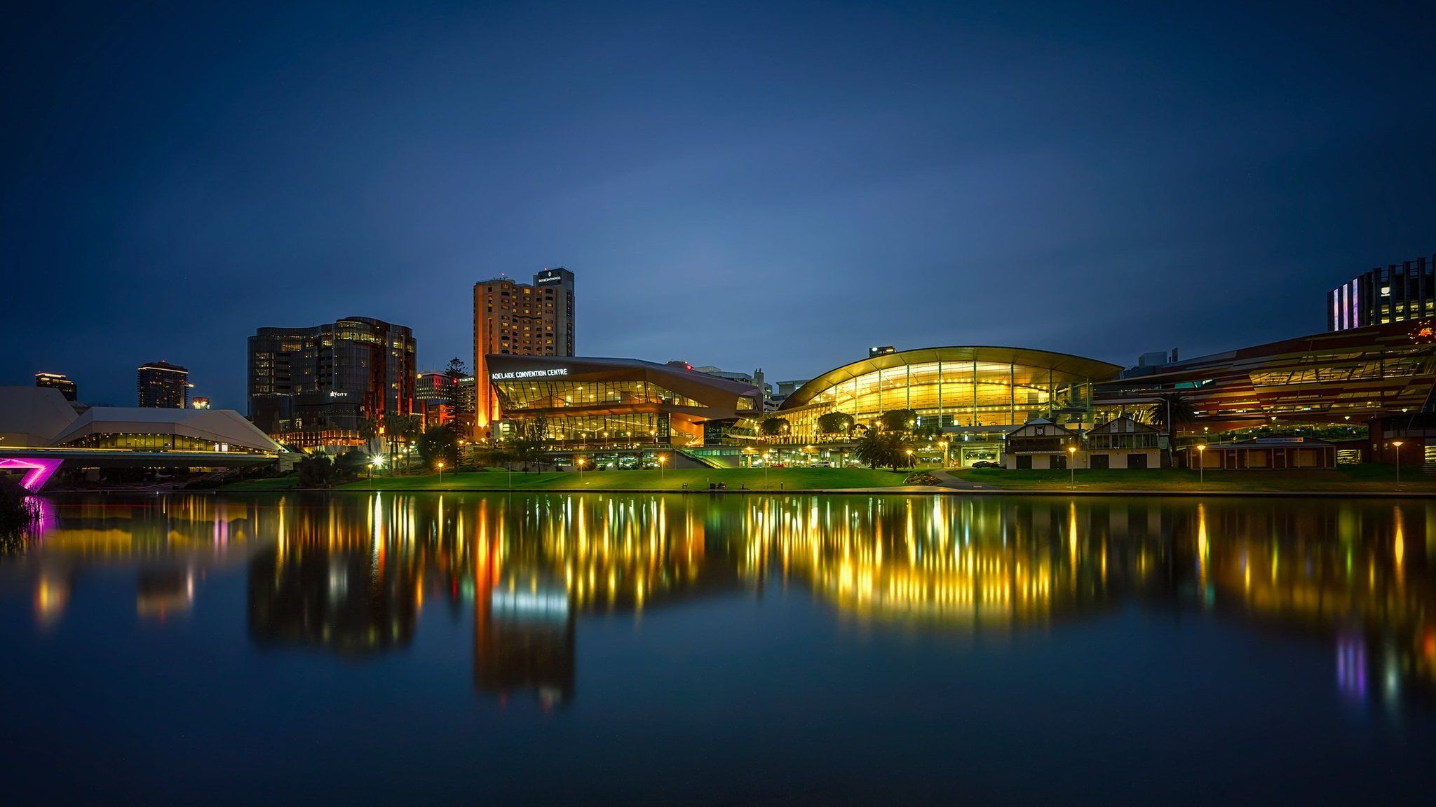 Crown Resorts: Casino firm fined over illegal China dealings - BBC News