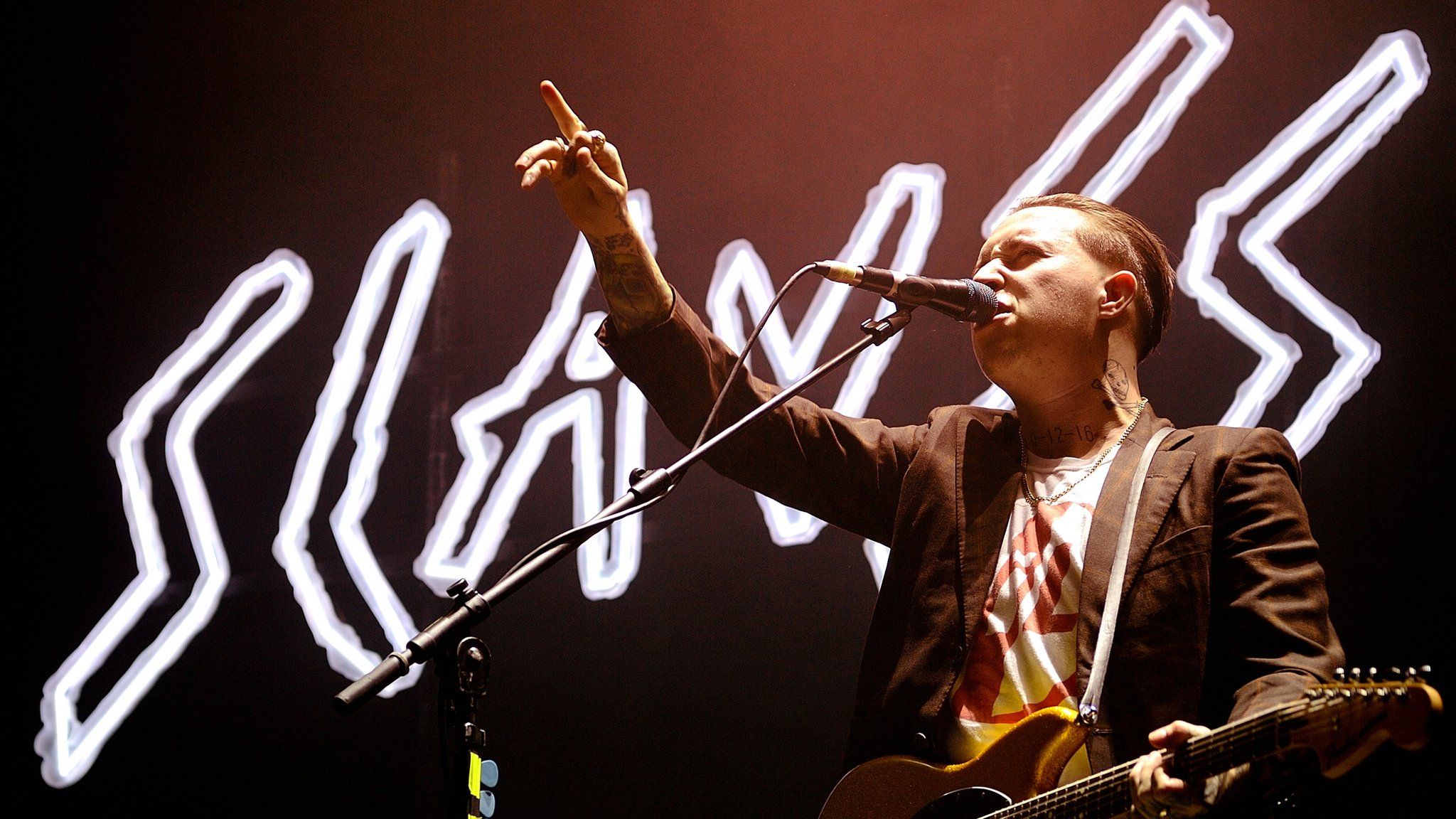 Laurie Vincent of Slaves performs on stage at The O2 Arena on December 1, 2017 in London