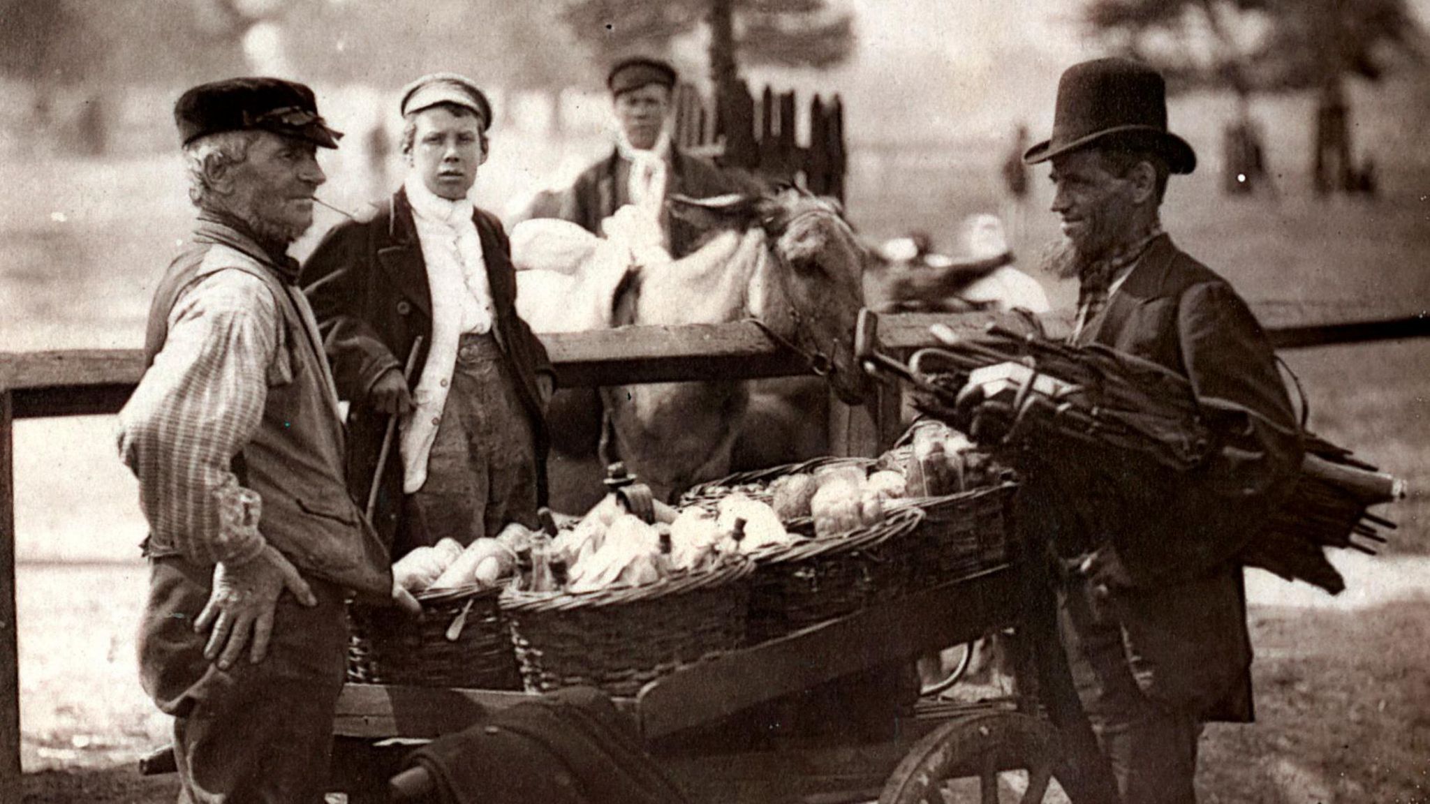 John Thomson's image of 'mush-fakers' and ginger-beer sellers, taken in Clapham, London