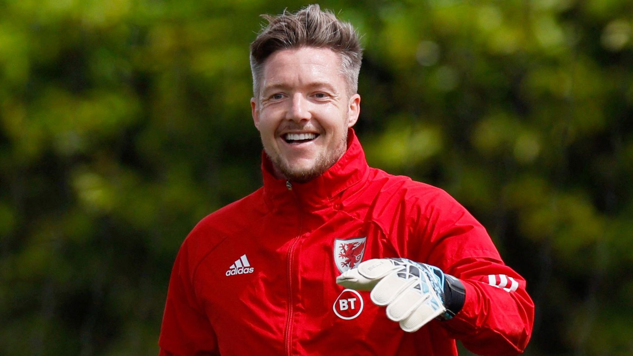 Nottingham Forest: Wayne Hennessey makes City Ground move - BBC Sport