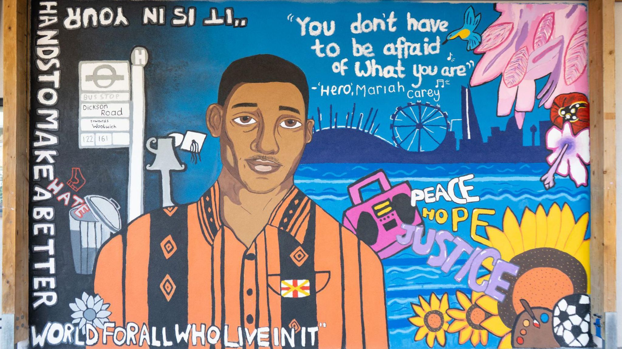 Stephen Lawrence mural: Eltham school unveils mural - BBC News