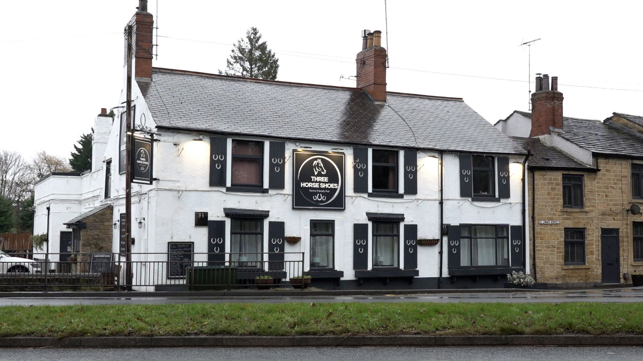 The Three Horseshoes pub in Oulton