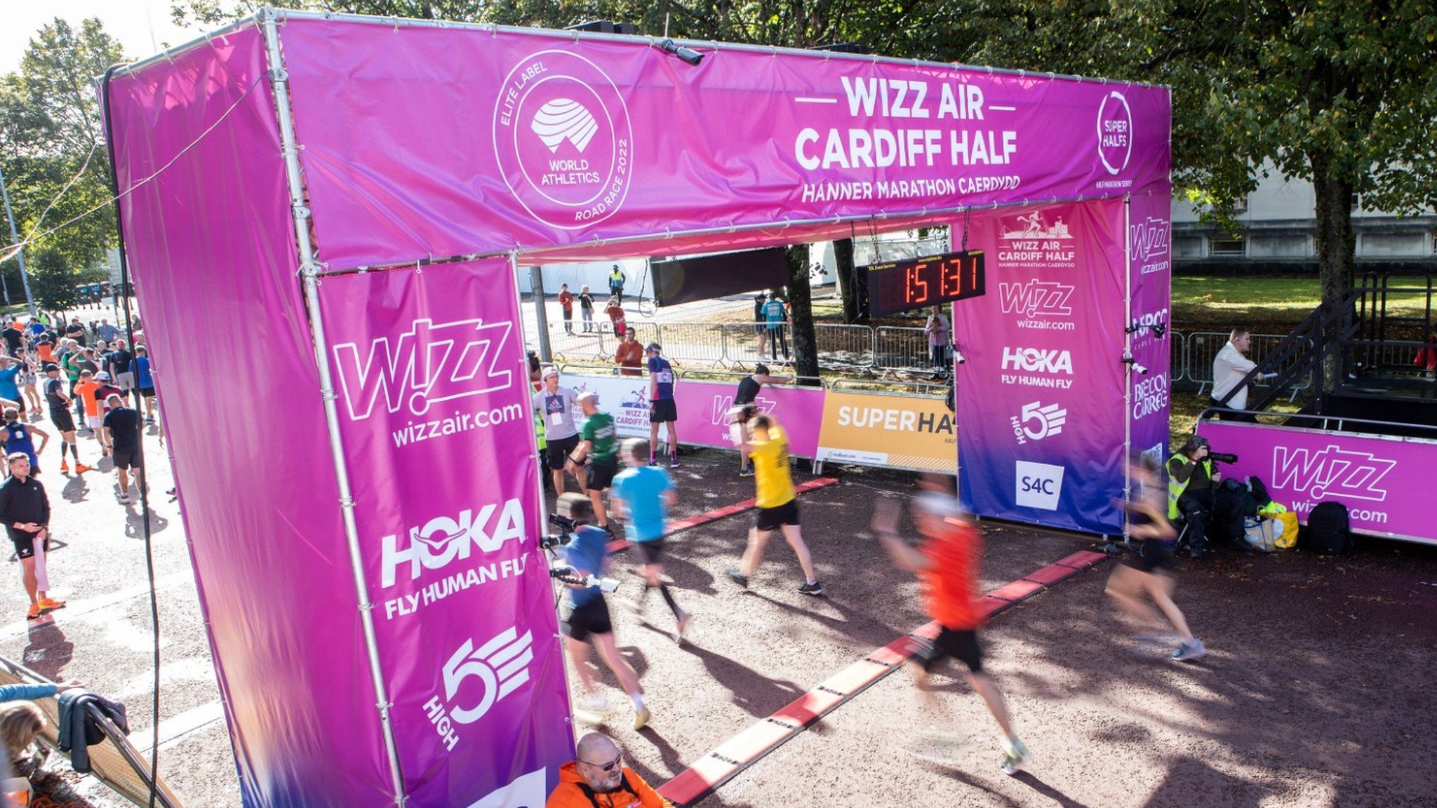 in-pictures-cardiff-half-marathon-bbc-news