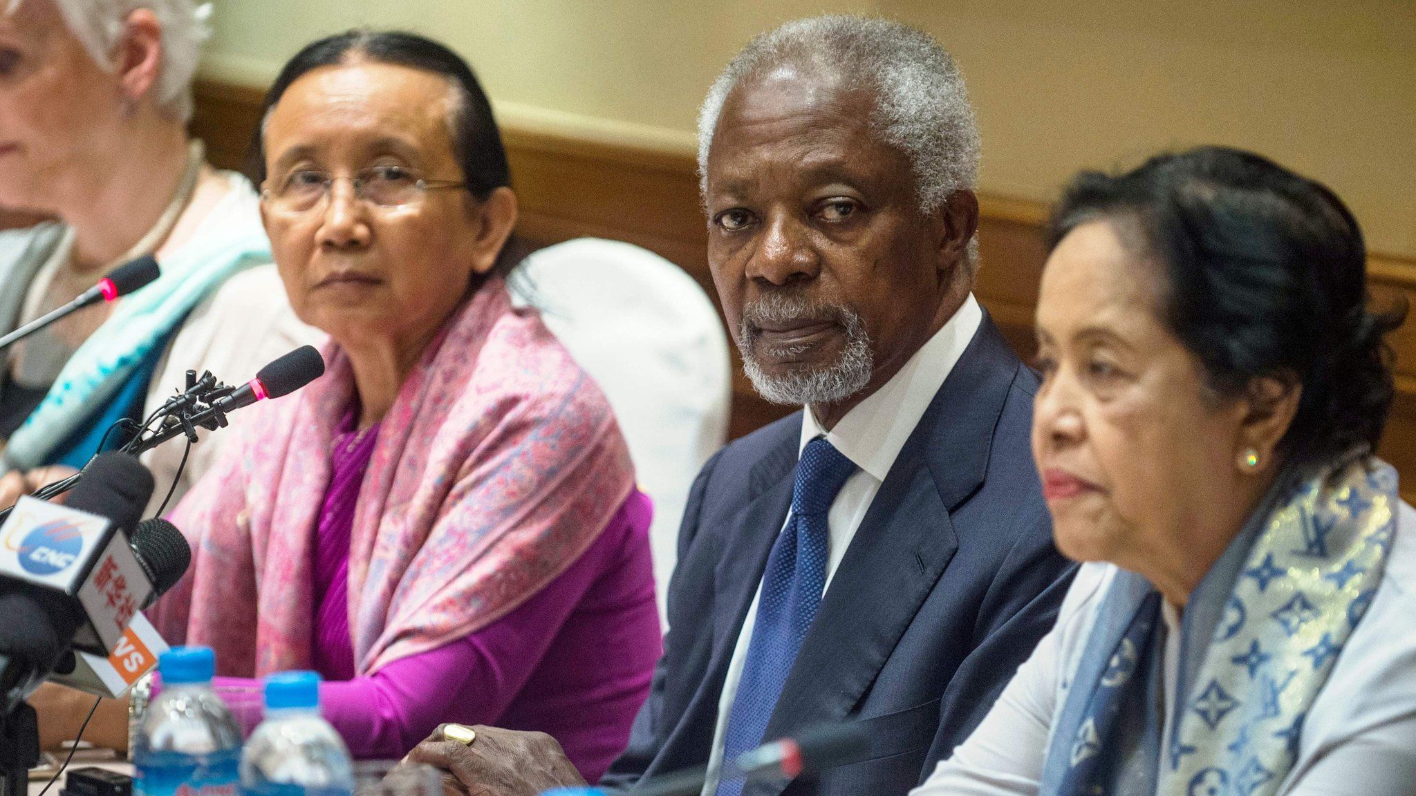 Former UN secretary-general Kofi Annan, head of the nine-member multi-sector advisory commission on Myanmar"s Rakhine State, sits with commission members Laetitia Van Den Assum (L), Mya Thidar (2nd L) and Saw Khin Tint (R) during a press conference in Yangon on December 6, 201