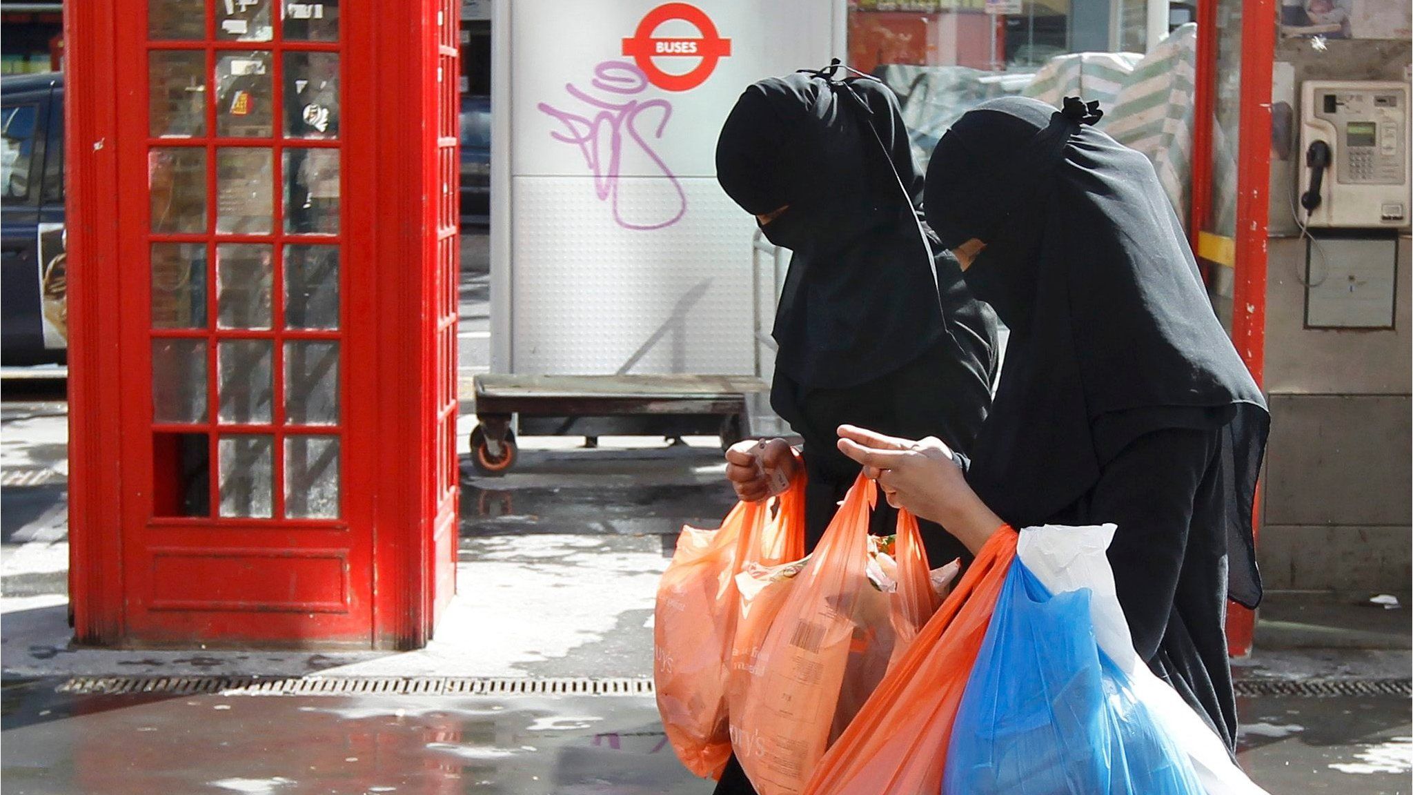 Muslim women shopping