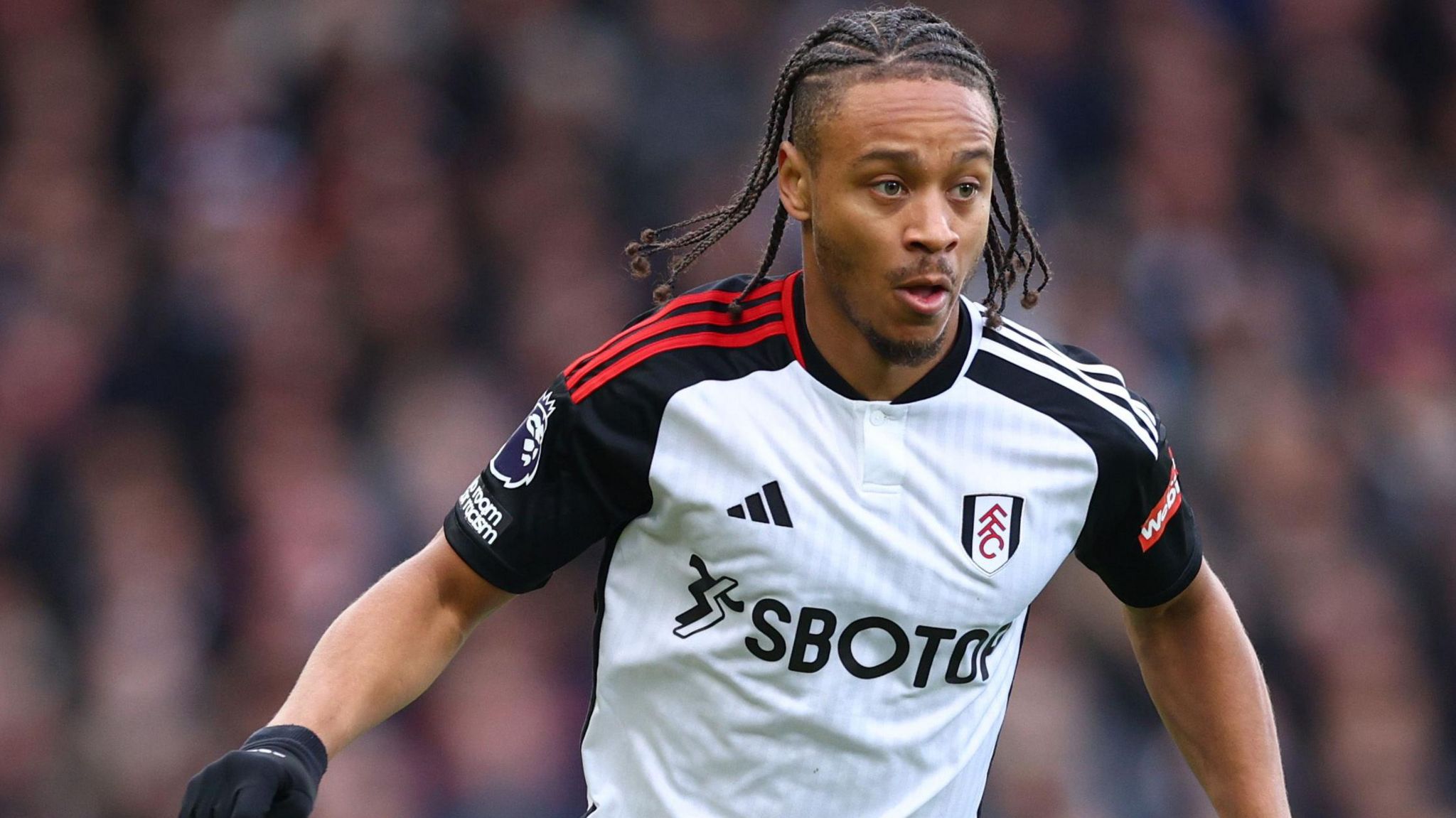 Leicester: Bobby Decordova-Reid joins on free transfer after Fulham ...