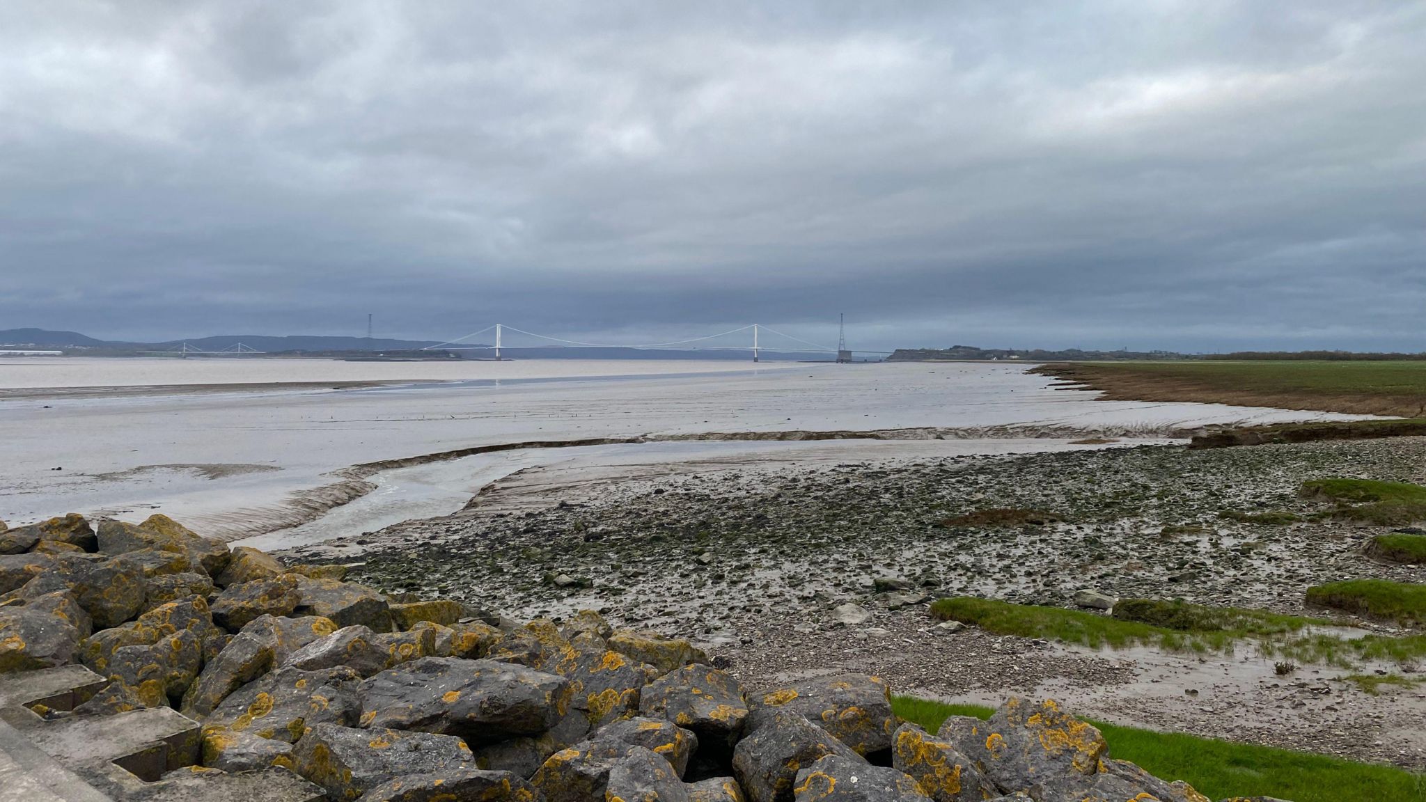 A picture of the estuary from Severn Beach on a gloomy day. 