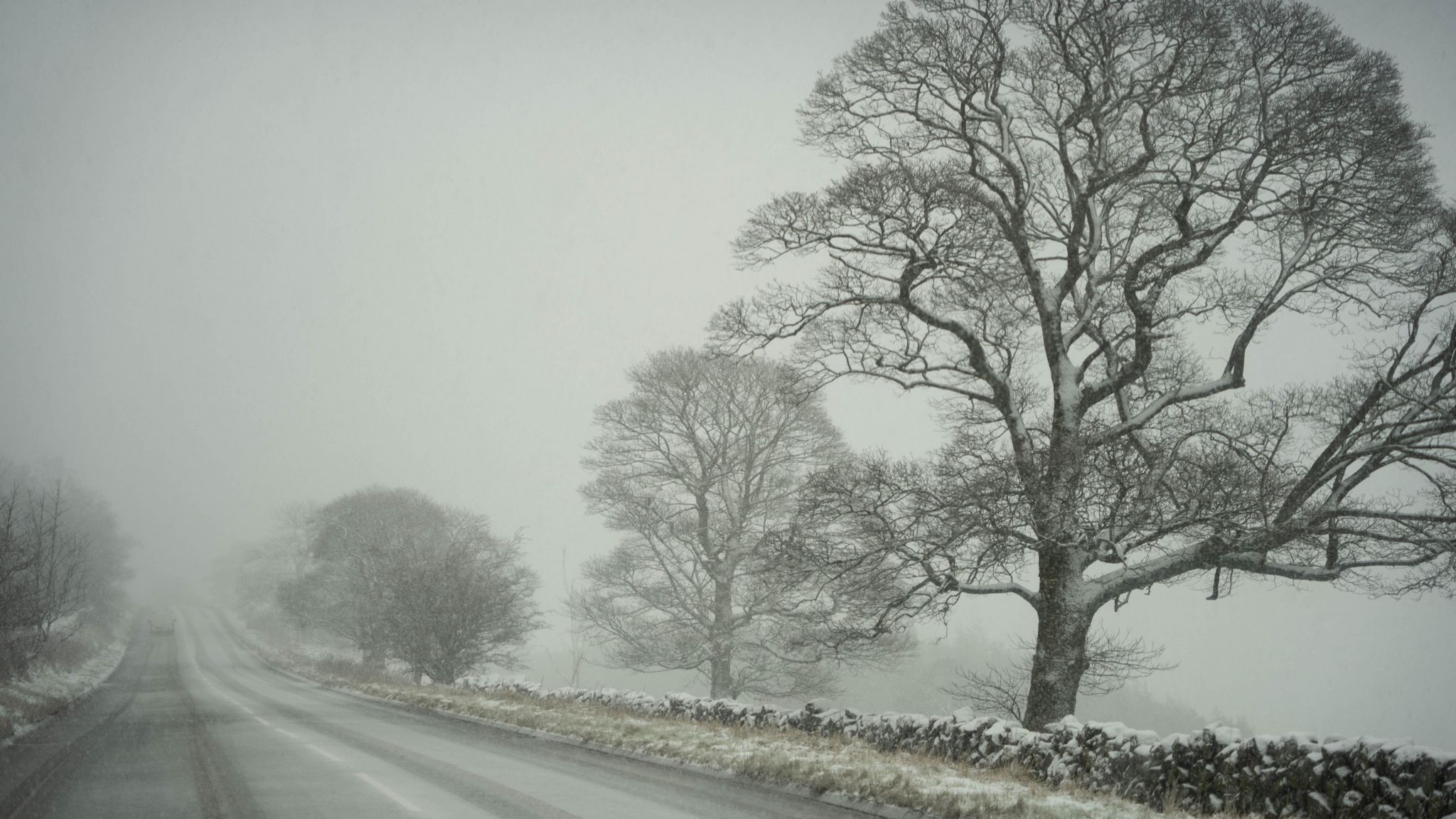 Weather warnings in place for Staffordshire, but most escape the snow - BBC  News