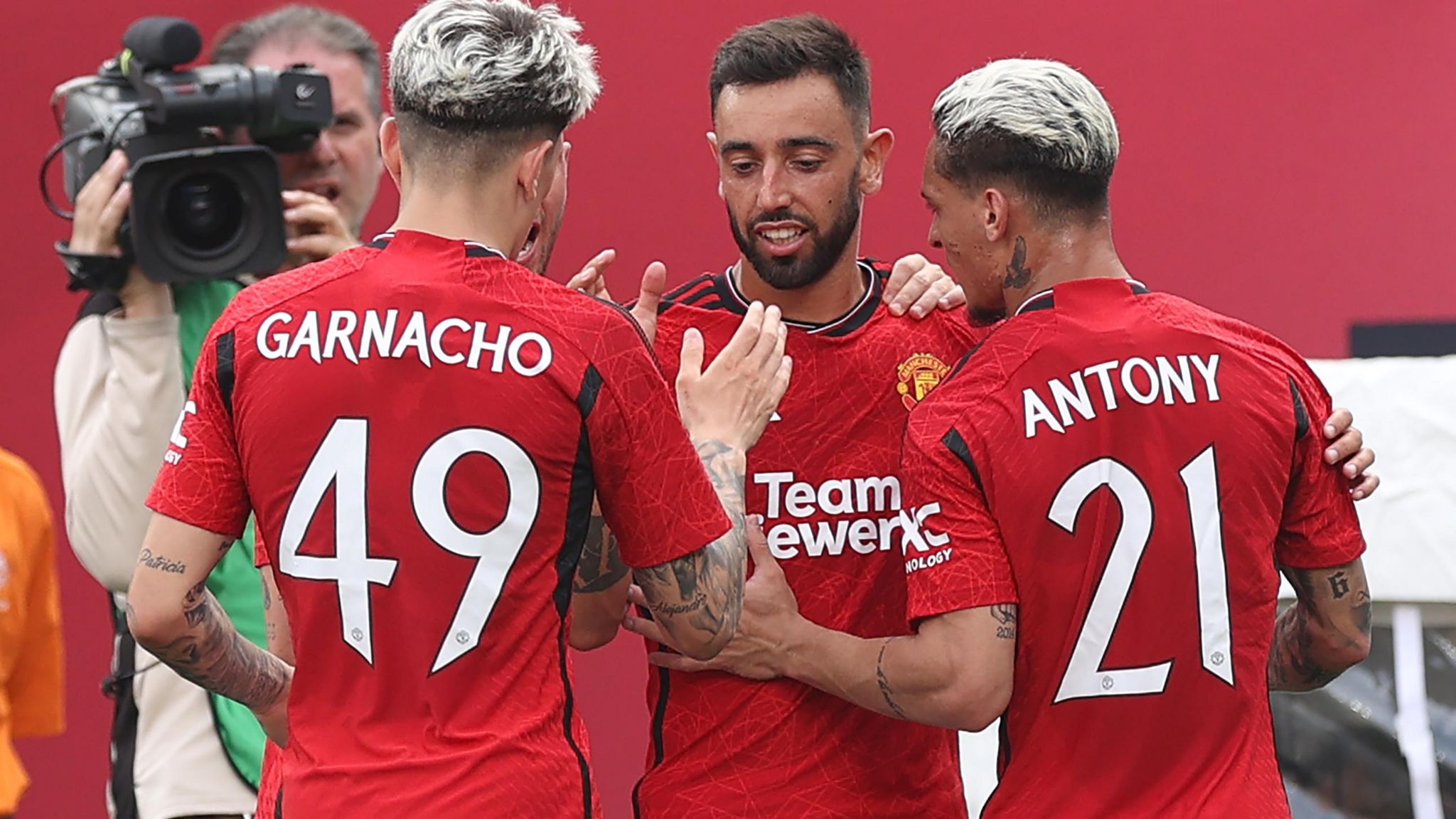 Man Utd Tash Dowie On New Captain Bruno Fernandes Bbc Sport