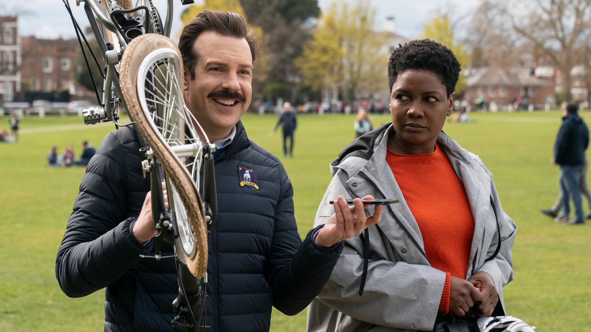 Jason Sudeikis and Sarah Niles in Ted Lasso