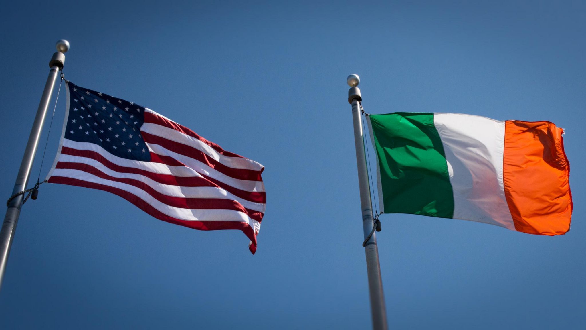 US and Ireland flags