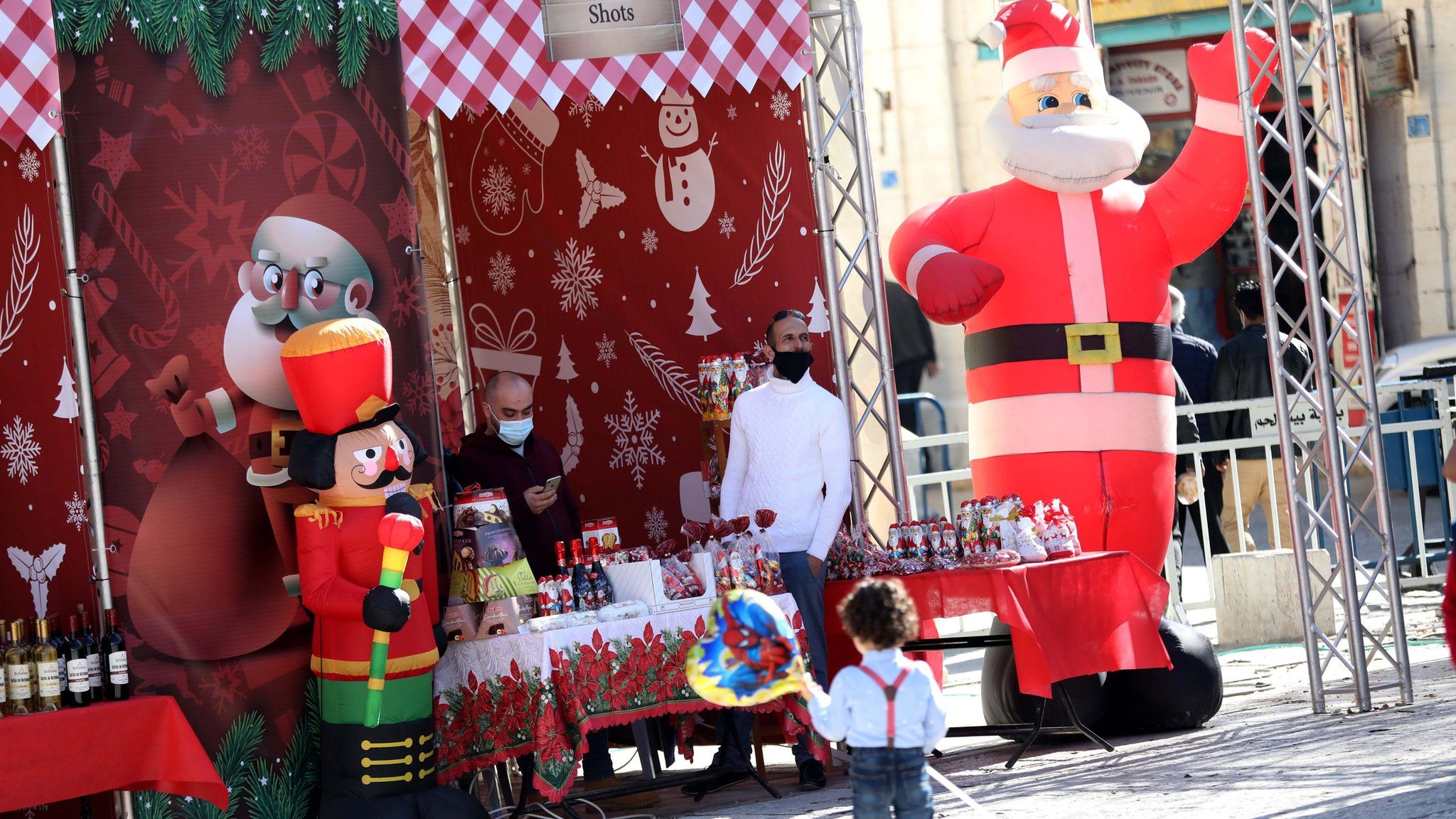 A Christmas market in Manger Square, in Bethlehem, in the occupied West Bank (20 December 2020)