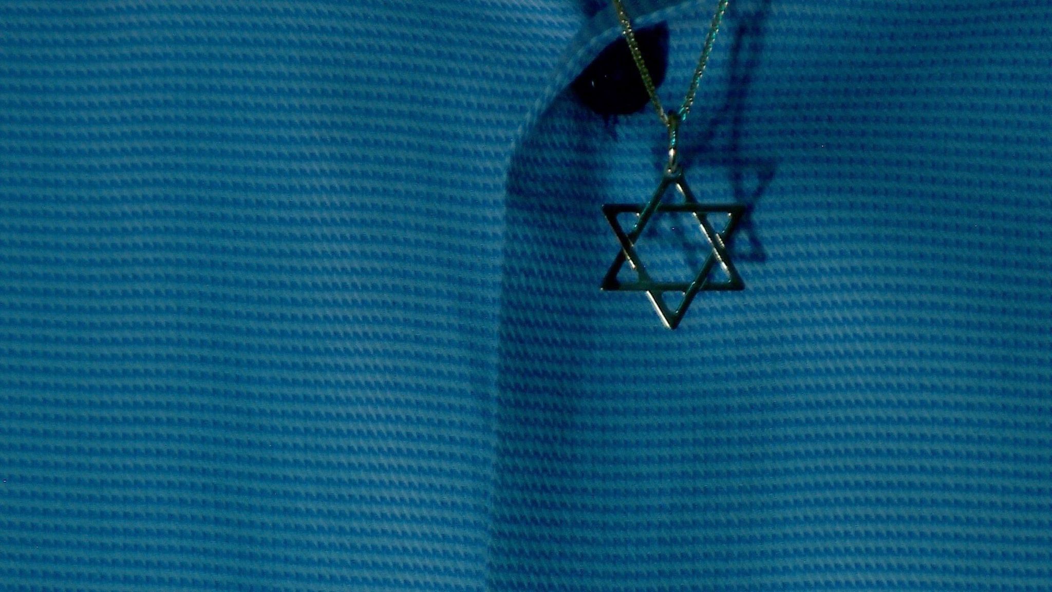 Star of David on a doctor's shirt