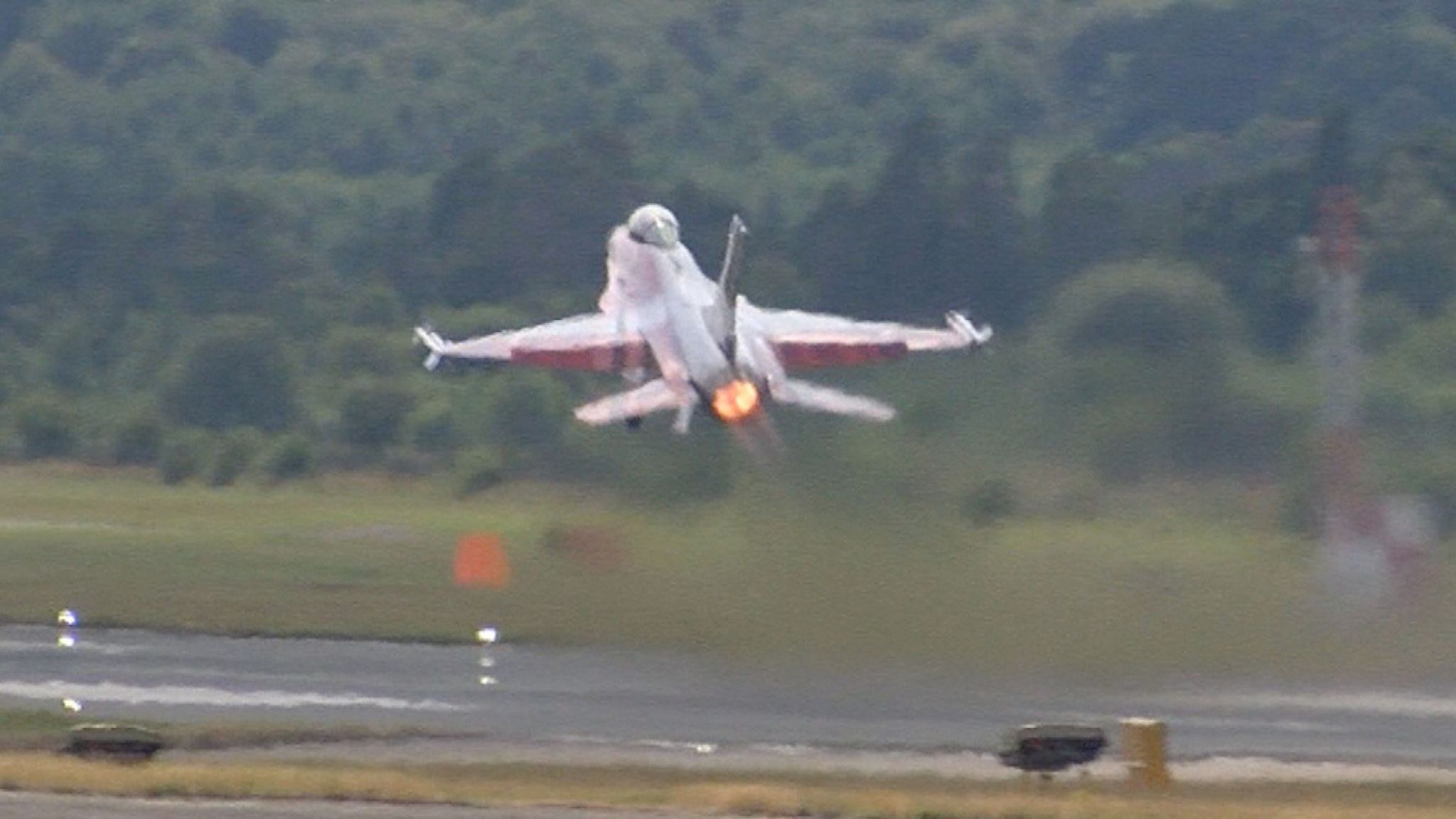 Royal Danich Air Force F16 fighter takes off from the runway at Farnborough