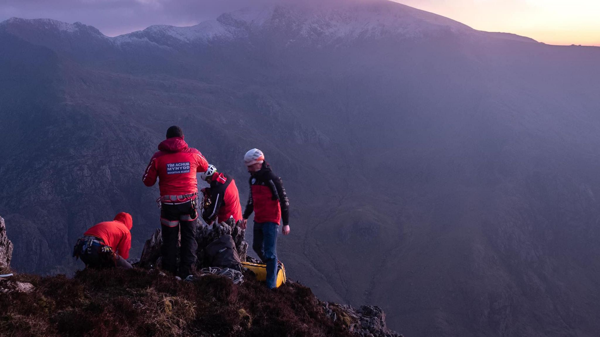 Mountain rescuers respond to a callout