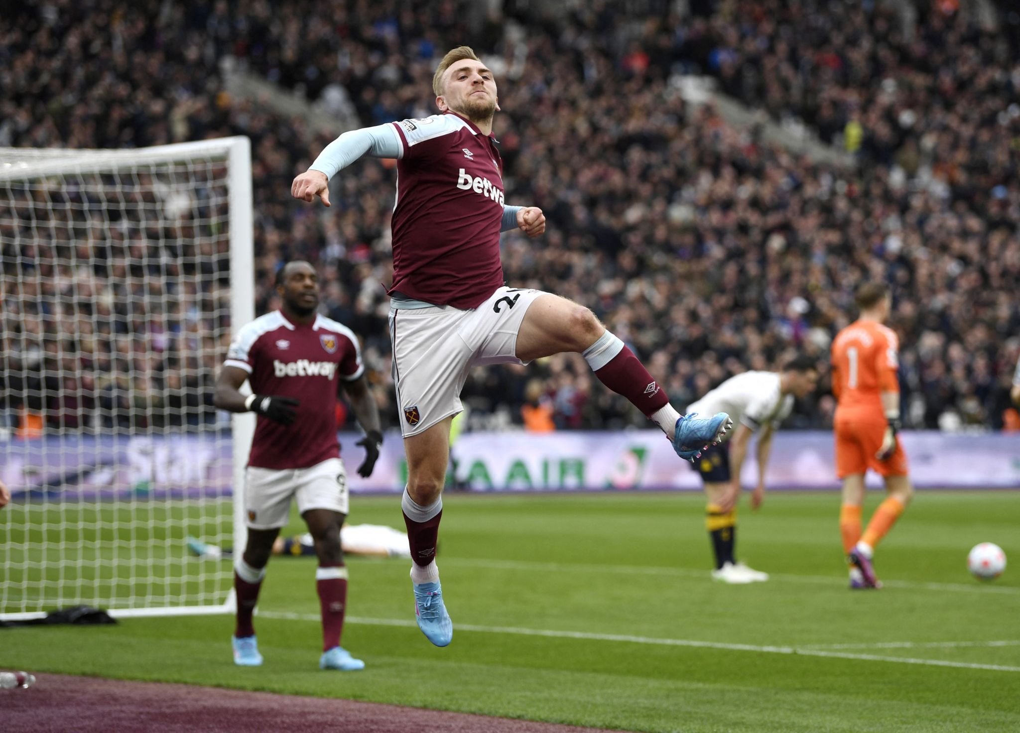 West Ham Manofthematch Antonio 'fuming' over Bowen goal BBC Sport