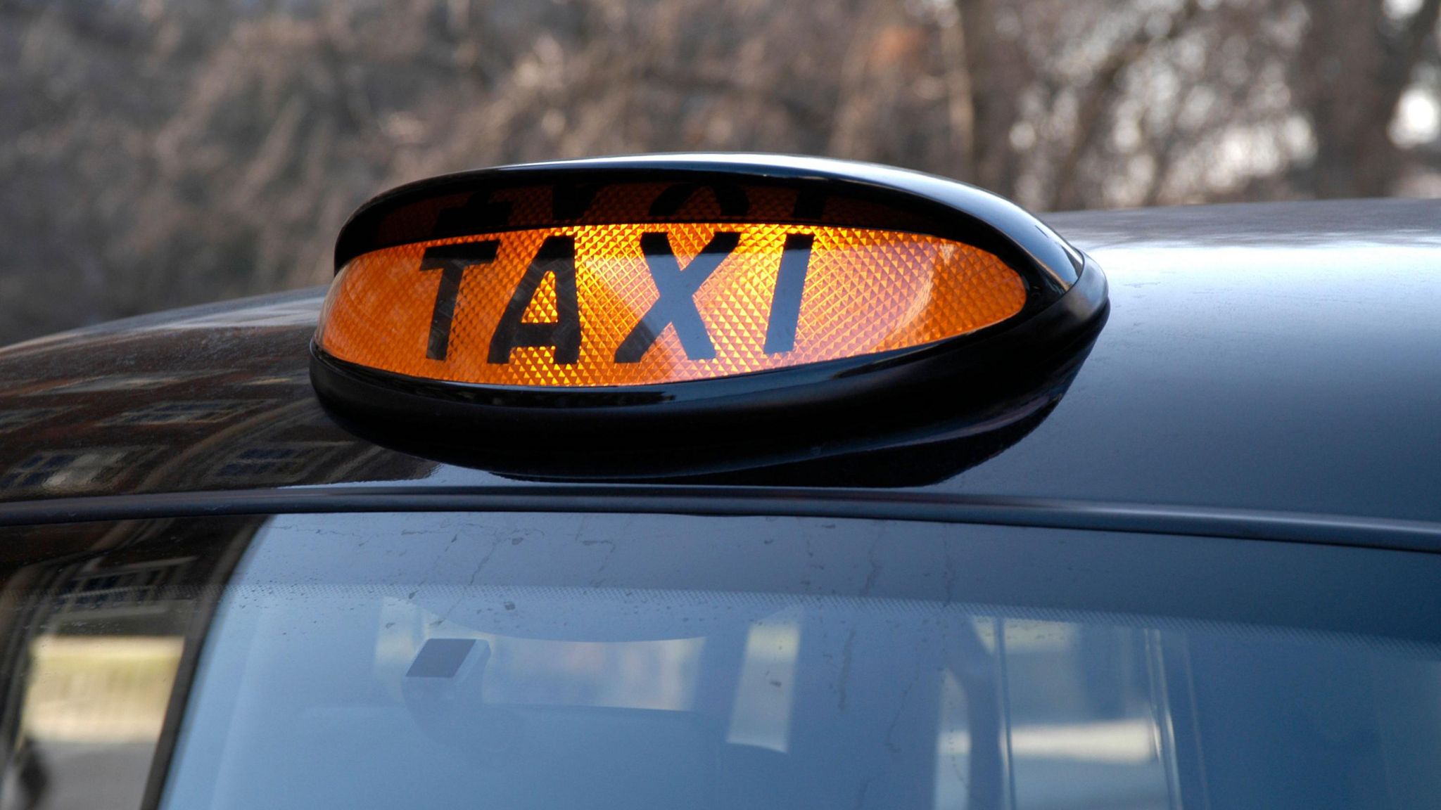 Taxi from Essex for pupils at Cornwall school - BBC News