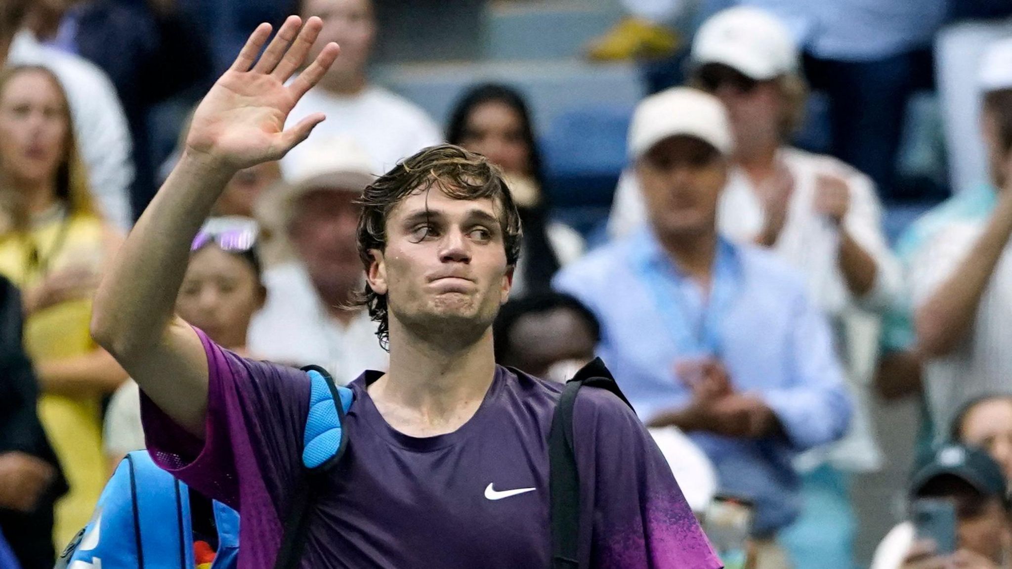 Jack Draper waves goodbye to the US Open crowd