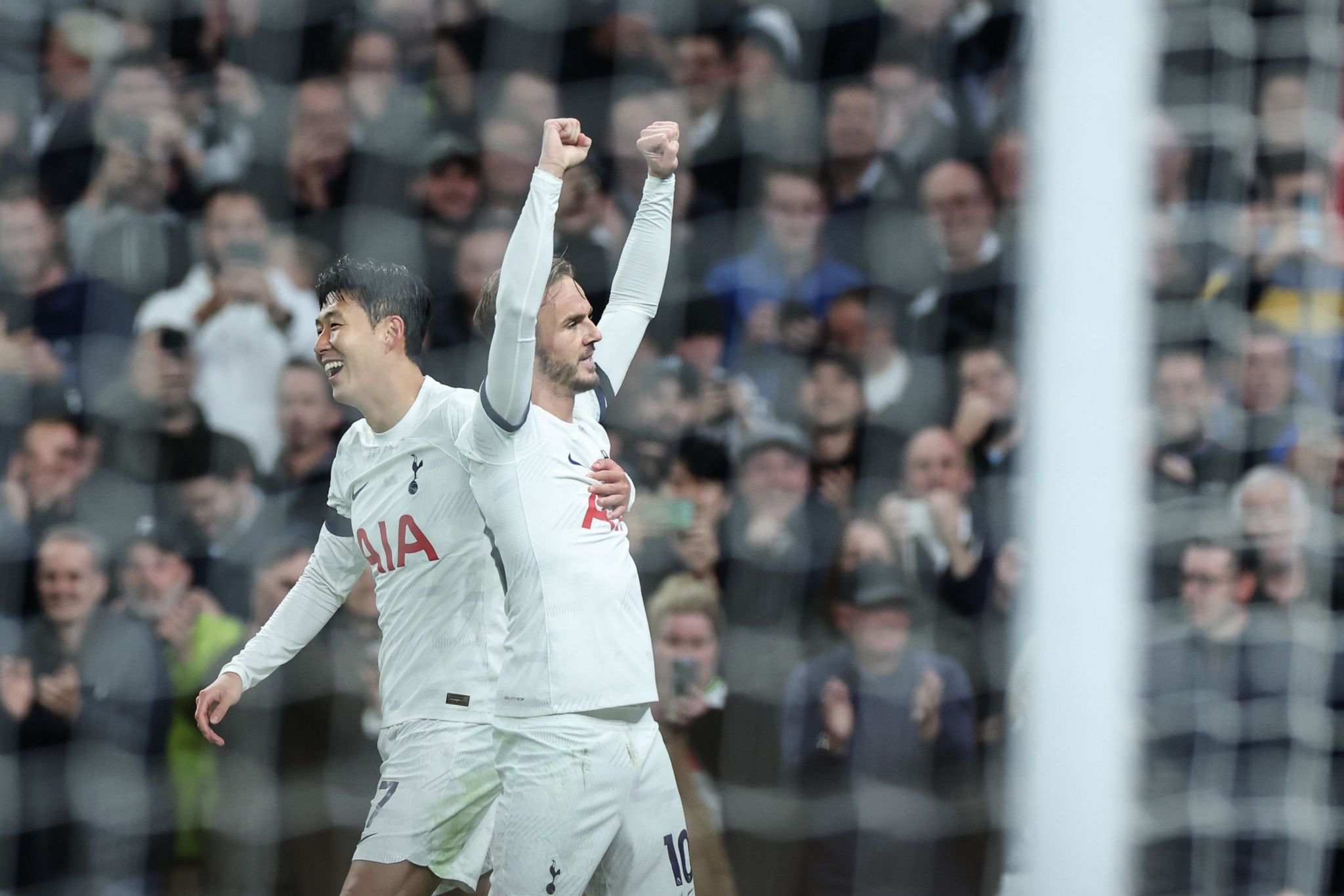 Tottenham Hotspur 2-0 Fulham: Son Heung-min and James Maddison send Spurs  top - BBC Sport